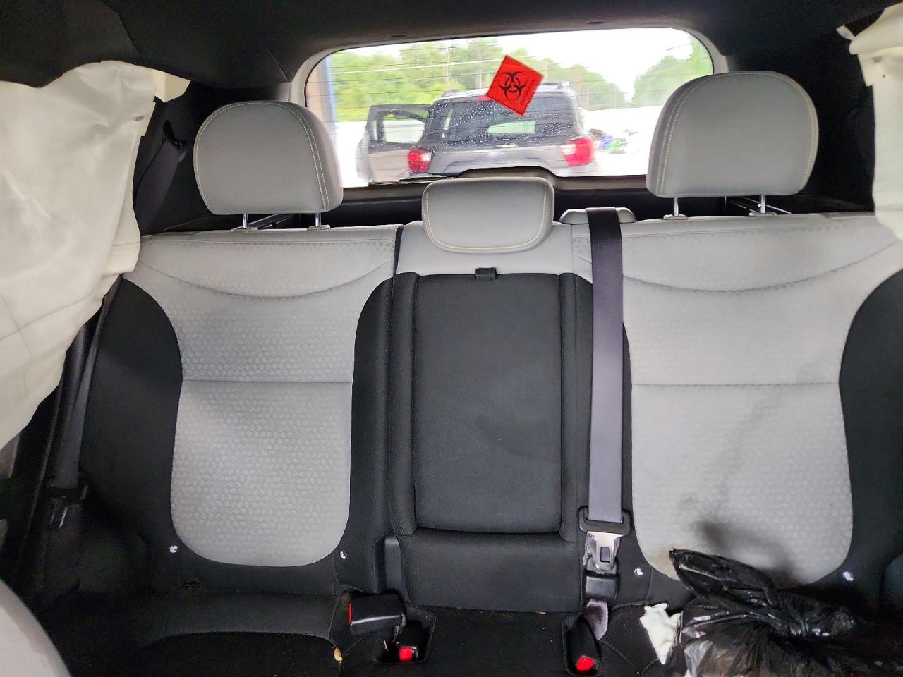 2014 Kia Soul + White vin: KNDJP3A52E7089094