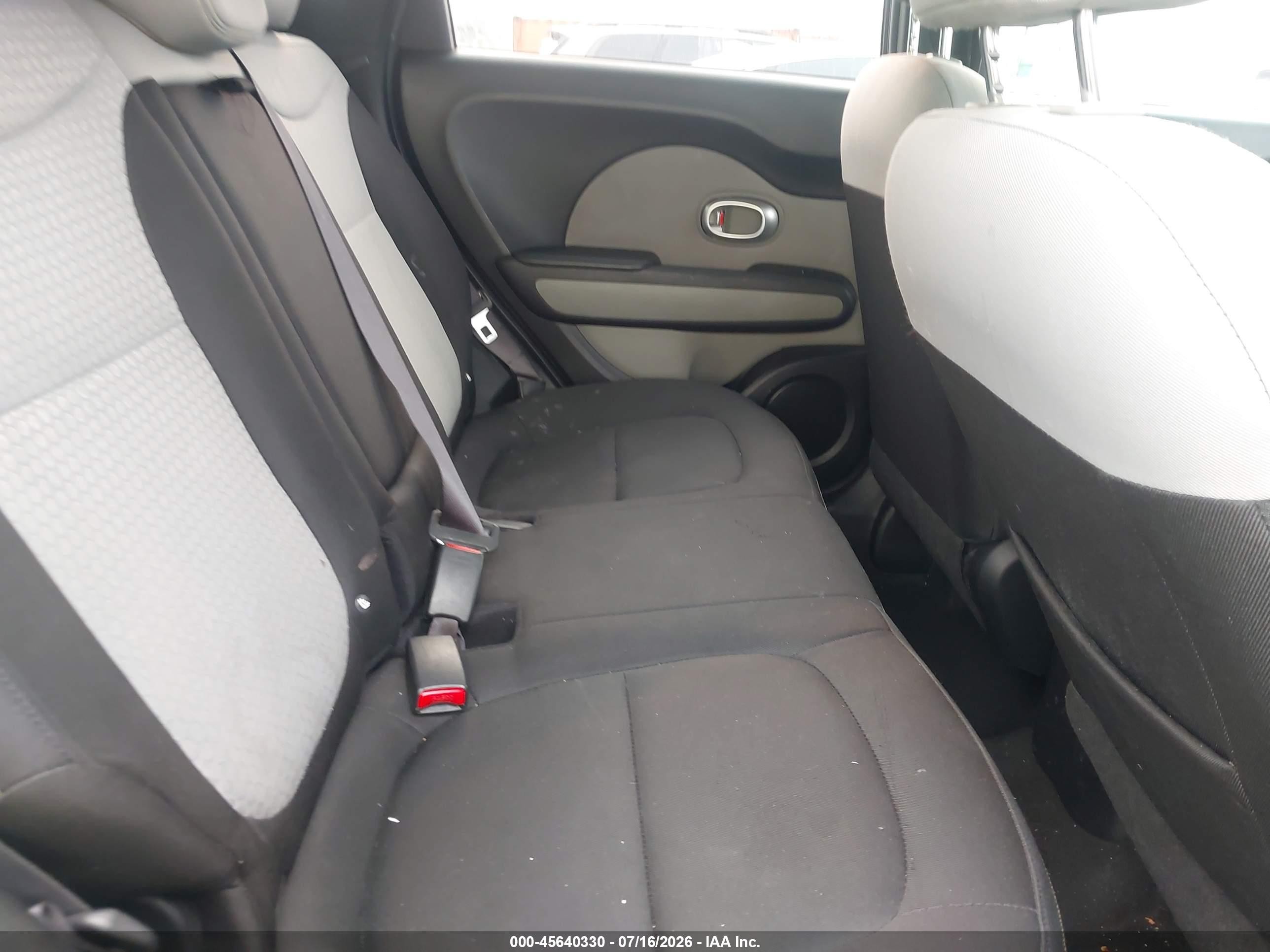 2015 Kia Soul + Black vin: KNDJP3A52F7114447