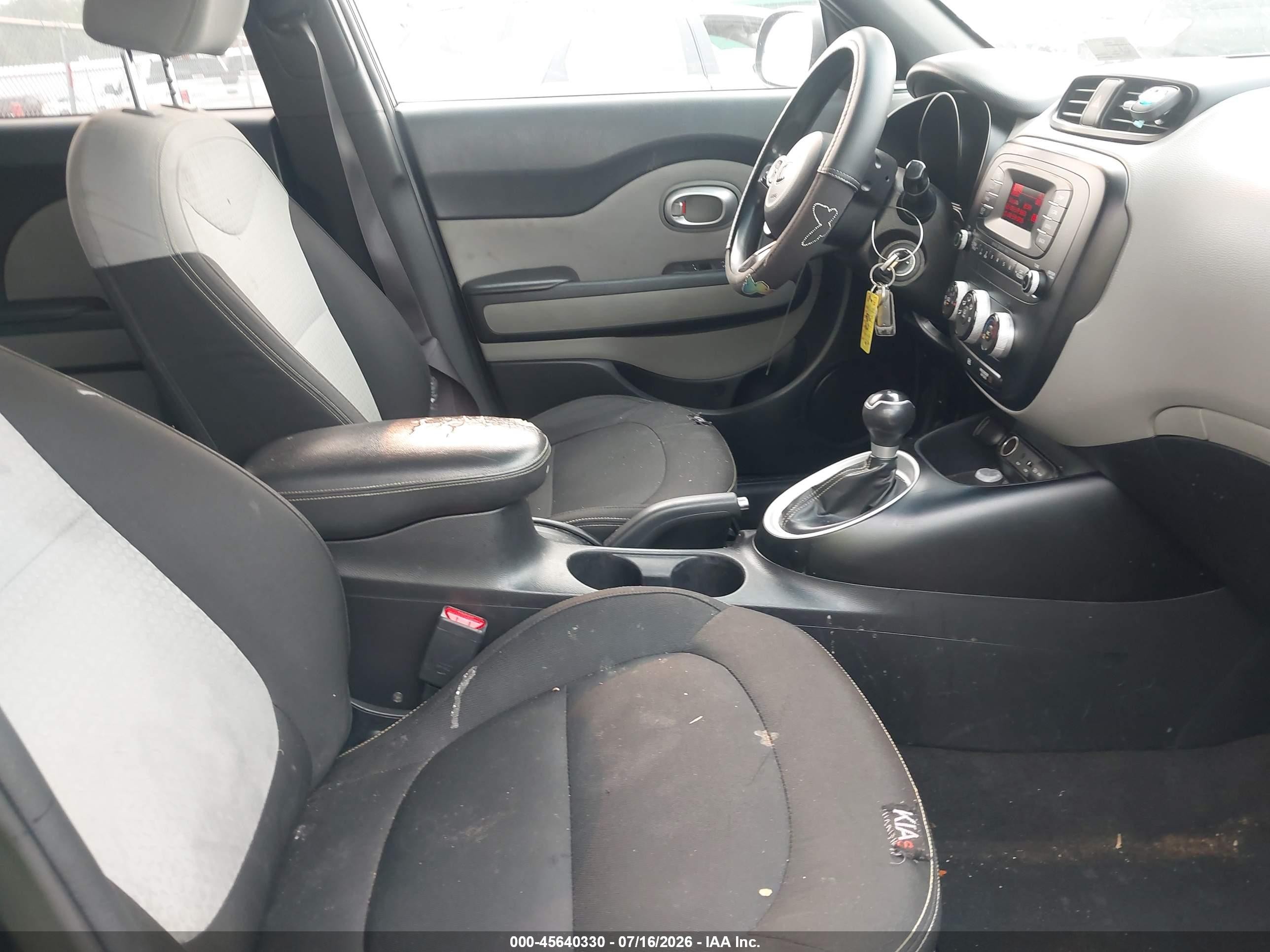 2015 Kia Soul + Black vin: KNDJP3A52F7114447