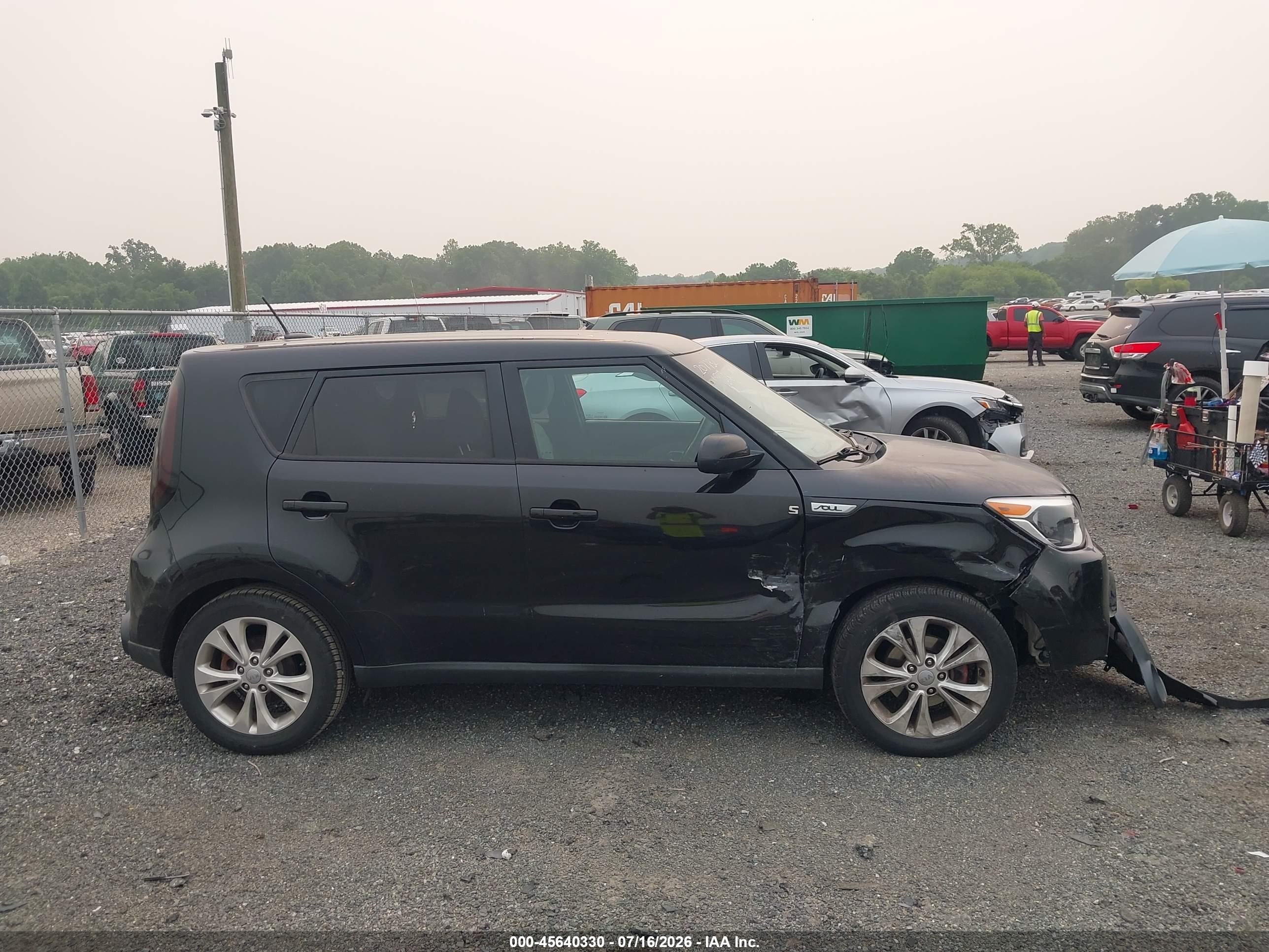 2015 Kia Soul + Black vin: KNDJP3A52F7114447