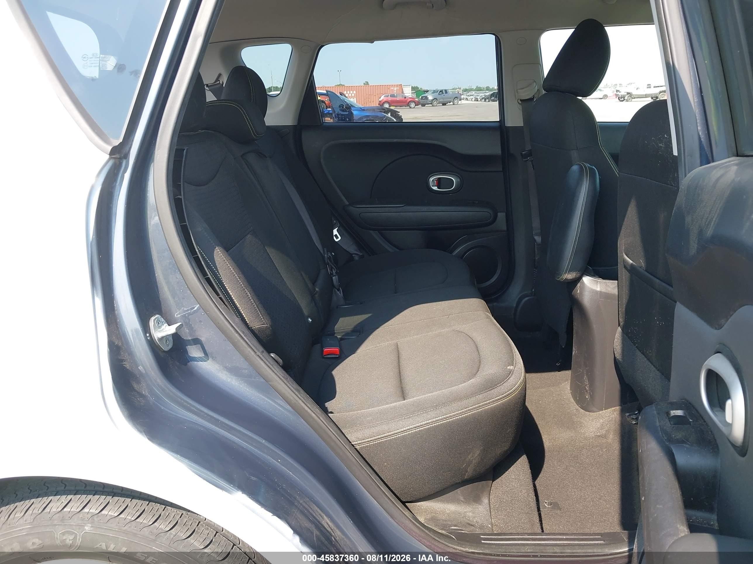 2015 Kia Soul + White vin: KNDJP3A52F7135279