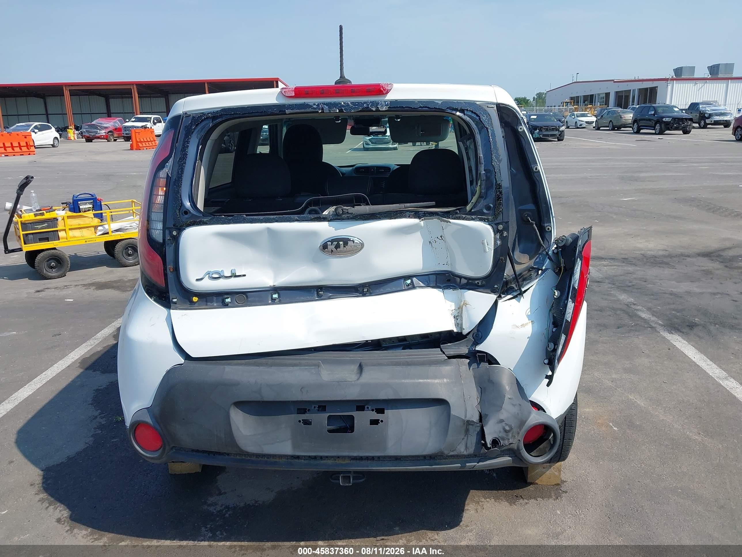 2015 Kia Soul + White vin: KNDJP3A52F7135279