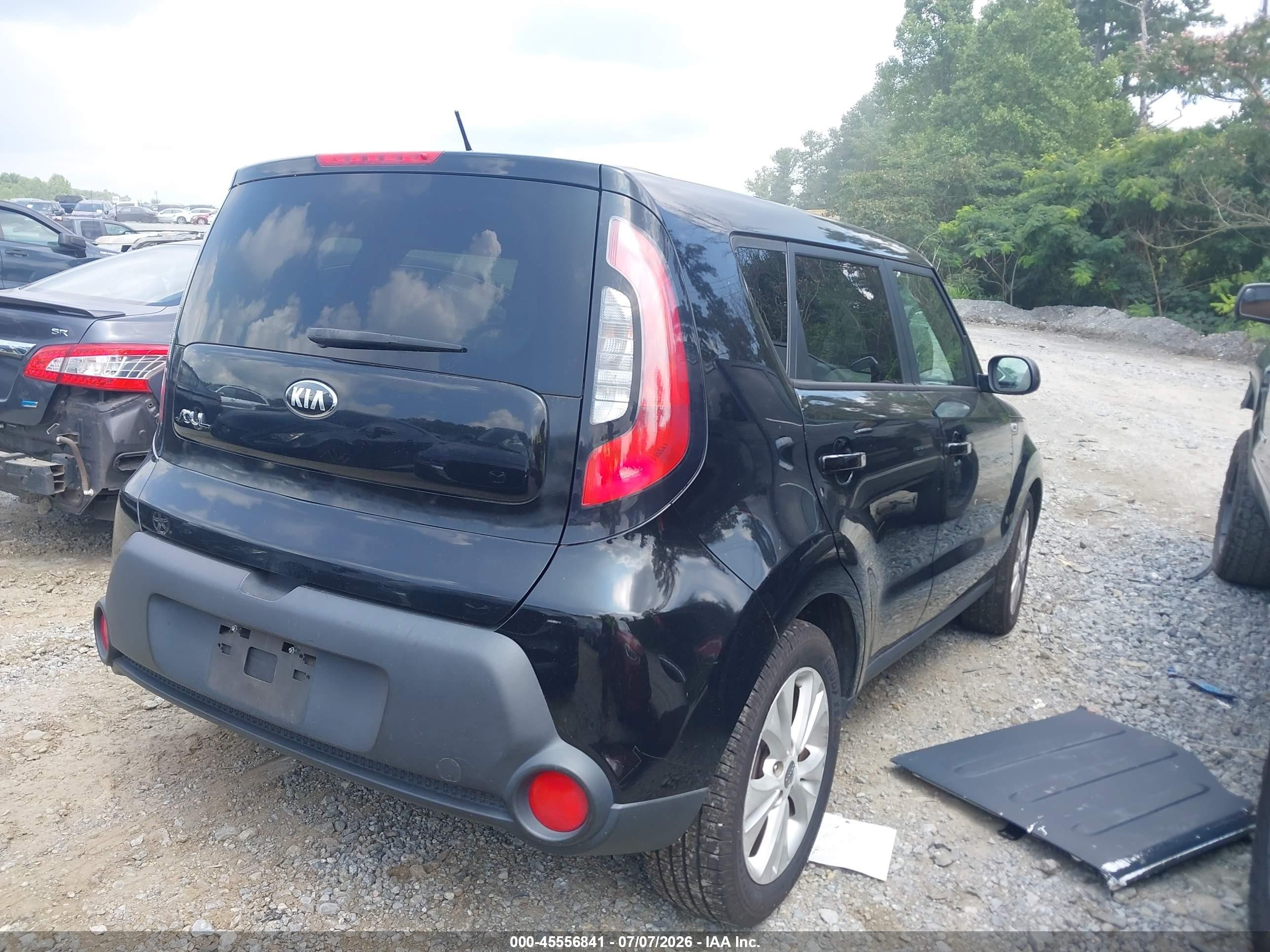 2015 Kia Soul + Black vin: KNDJP3A52F7184093