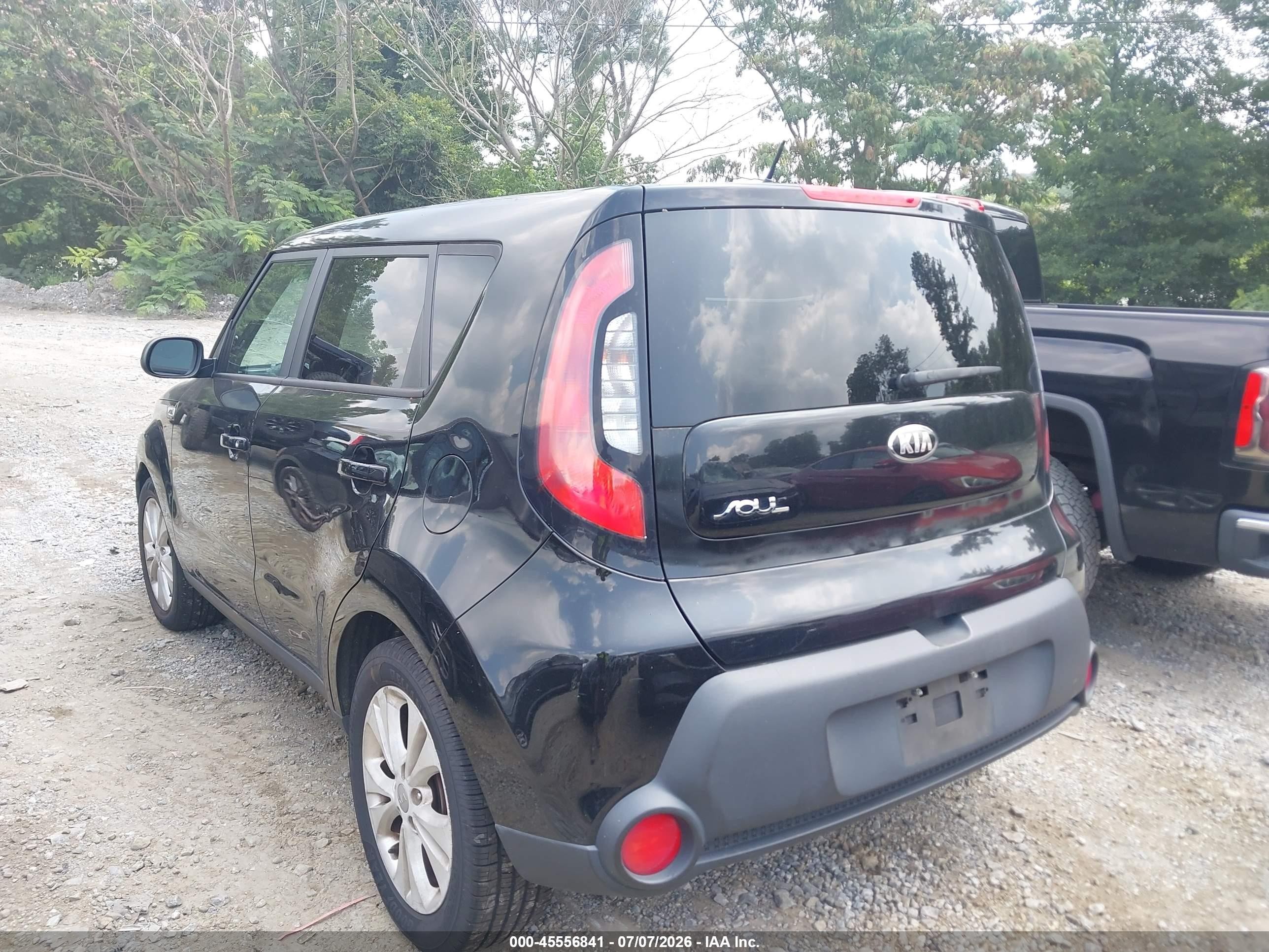 2015 Kia Soul + Black vin: KNDJP3A52F7184093