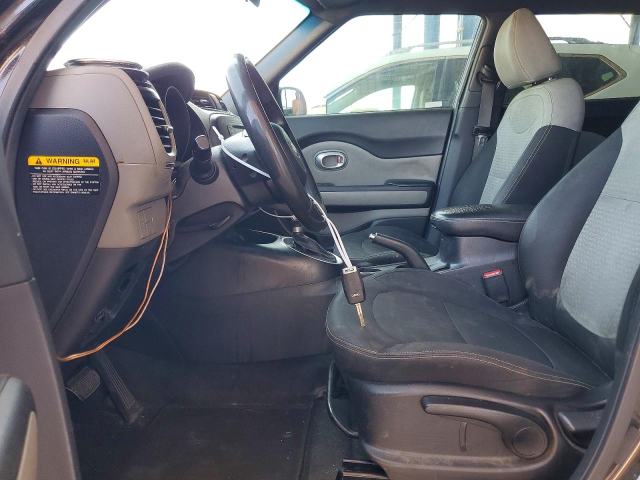 2015 Kia Soul + Black vin: KNDJP3A52F7187964