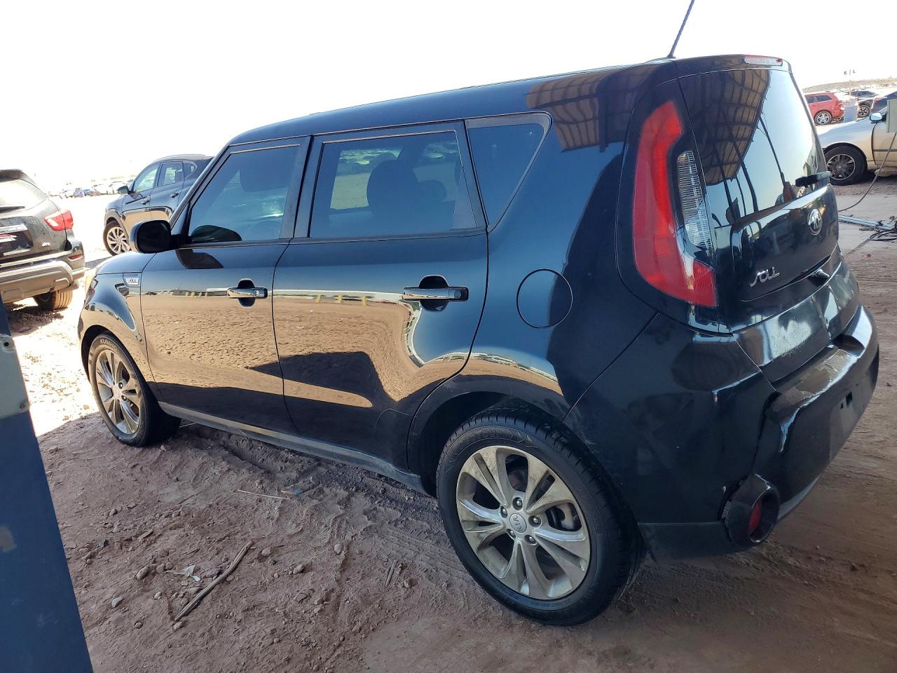 2015 Kia Soul + Black vin: KNDJP3A52F7187964