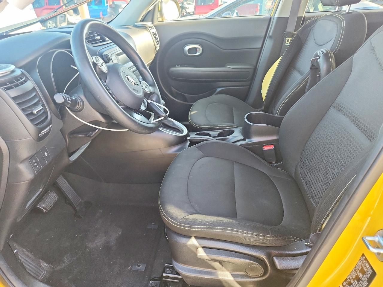 2015 Kia Soul + Yellow vin: KNDJP3A52F7194302