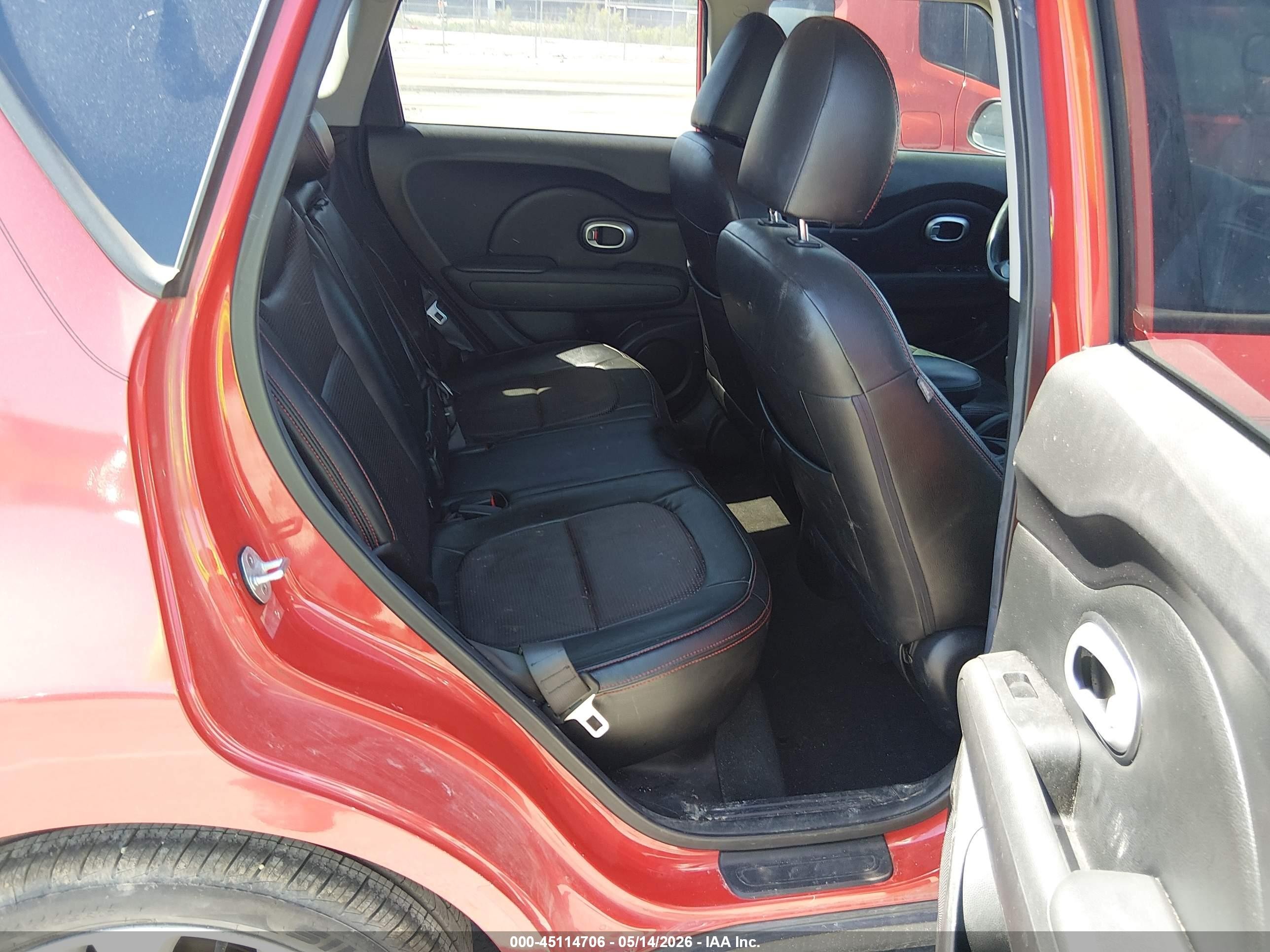 2015 Kia Soul + Red vin: KNDJP3A52F7751208