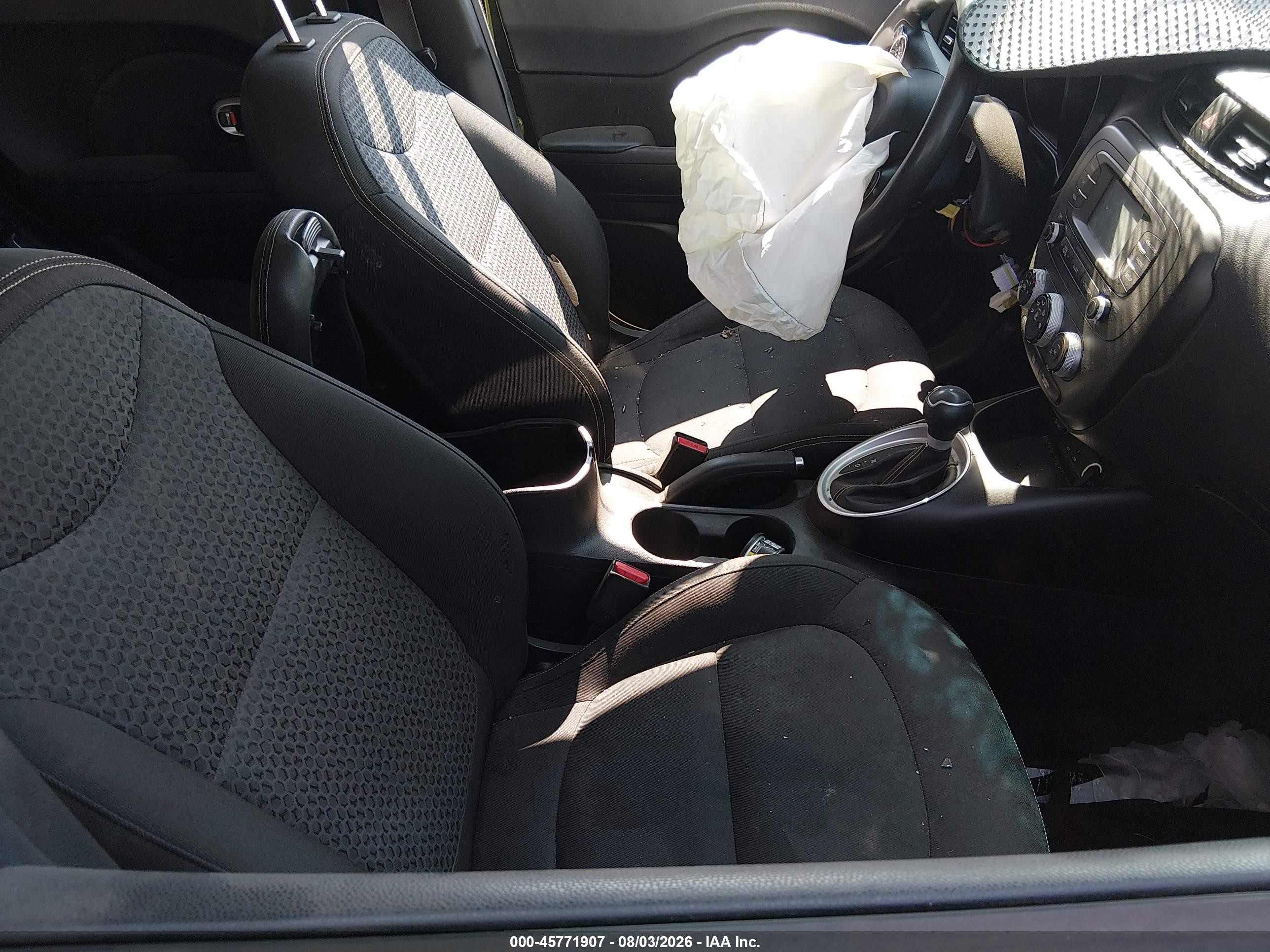 2015 Kia Soul + Green vin: KNDJP3A52F7756988