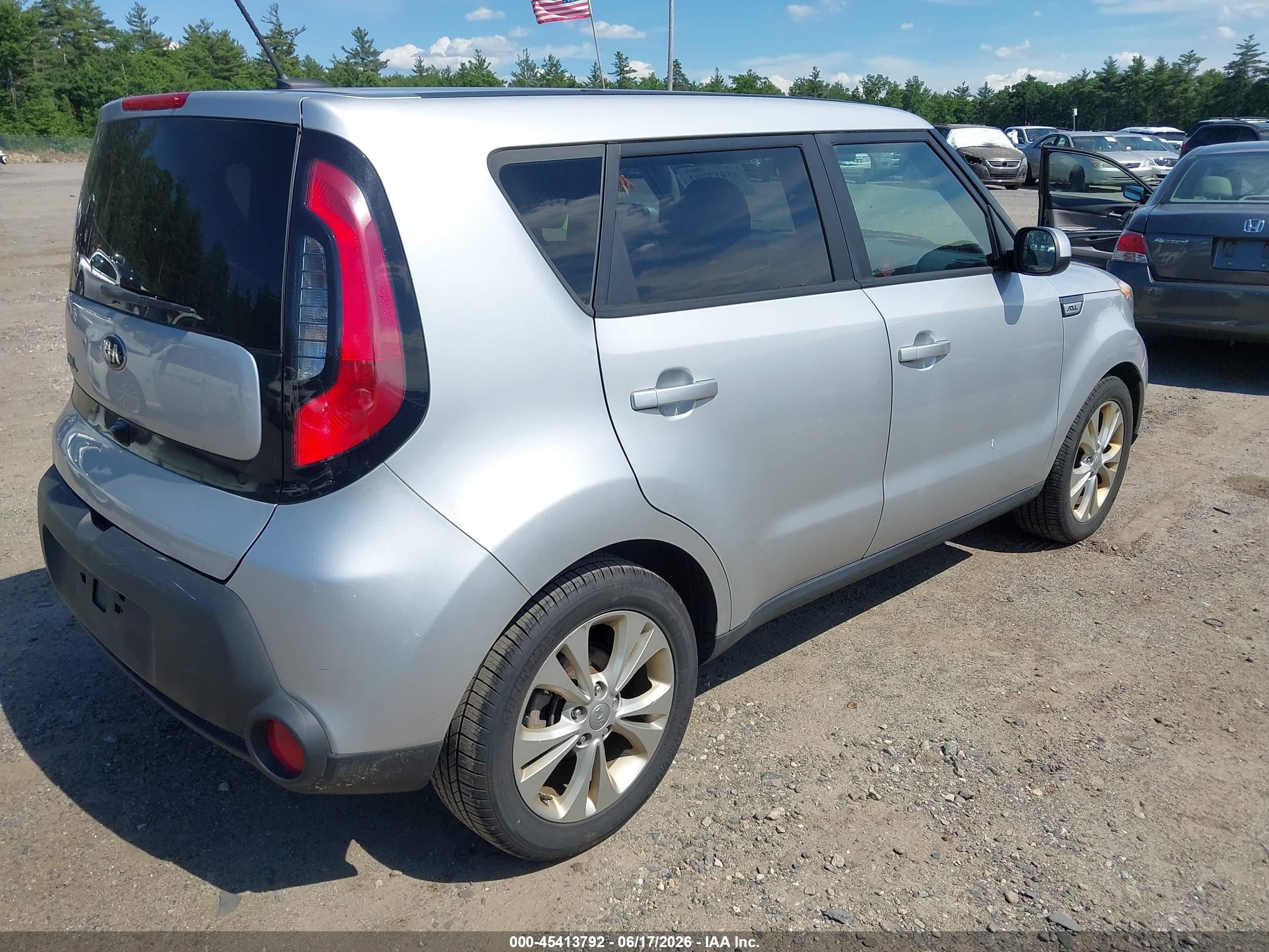 2015 Kia Soul + Silver vin: KNDJP3A52F7769059