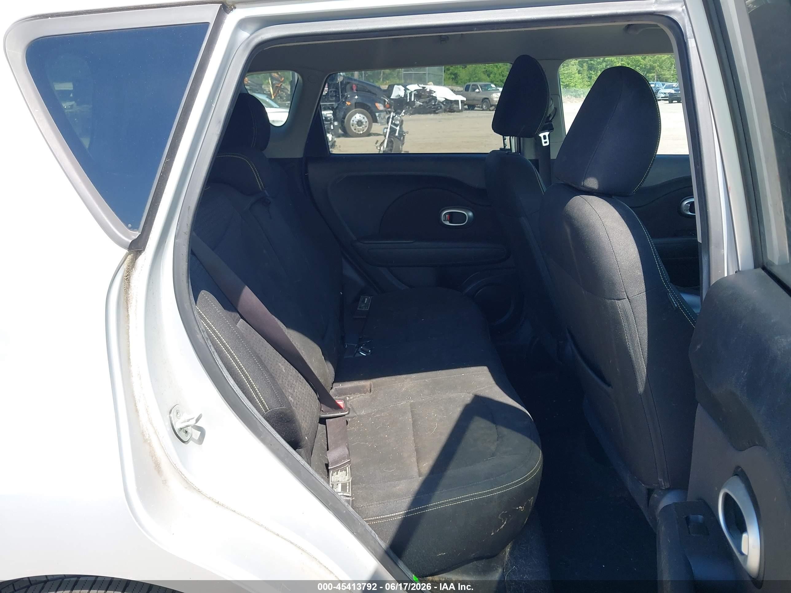 2015 Kia Soul + Silver vin: KNDJP3A52F7769059