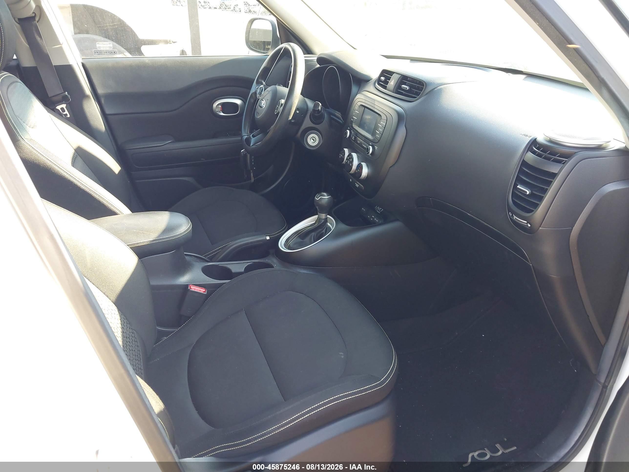2015 Kia Soul + White vin: KNDJP3A52F7793698