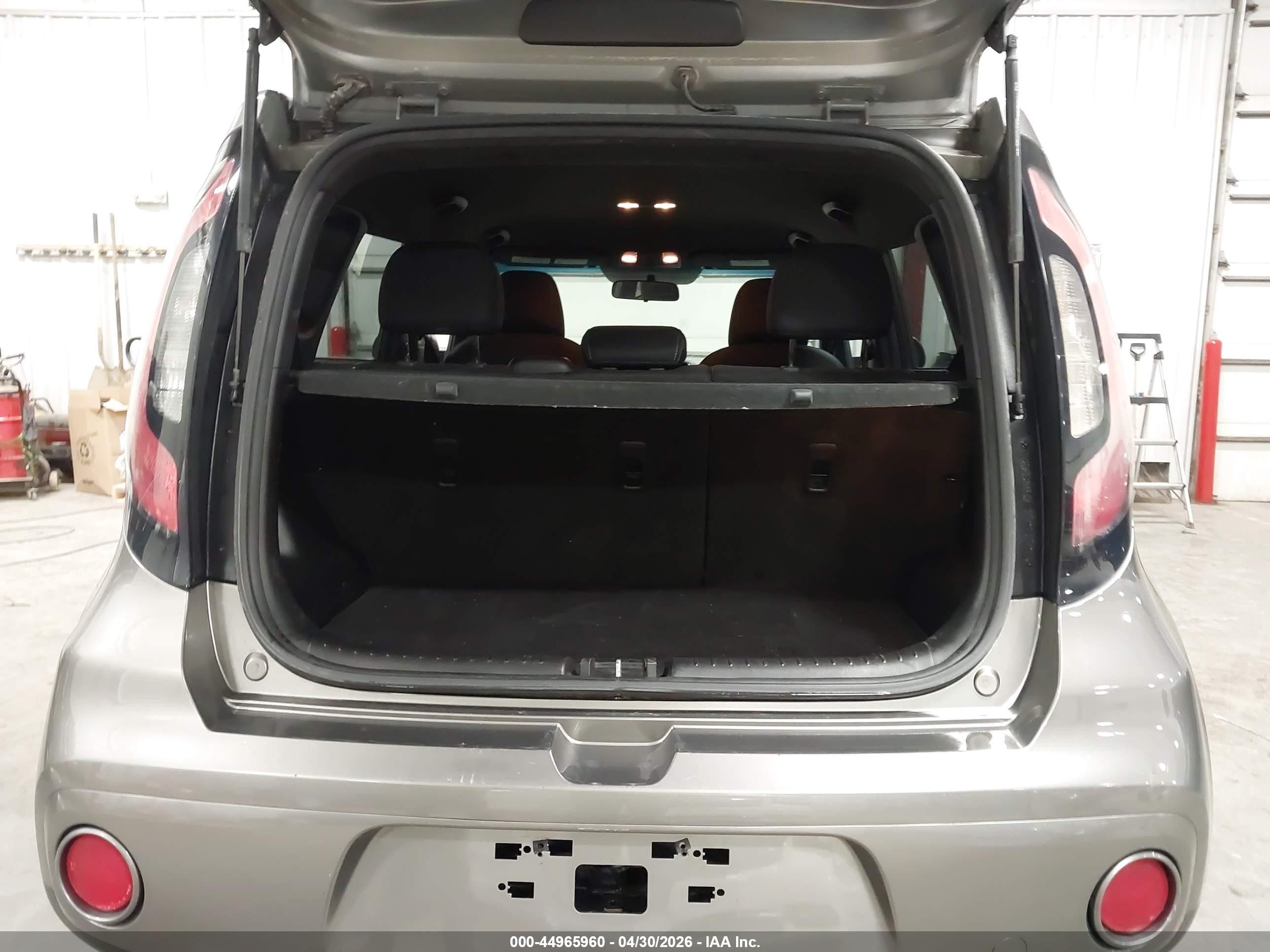 2017 Kia Soul + Gray vin: KNDJP3A52H7412421