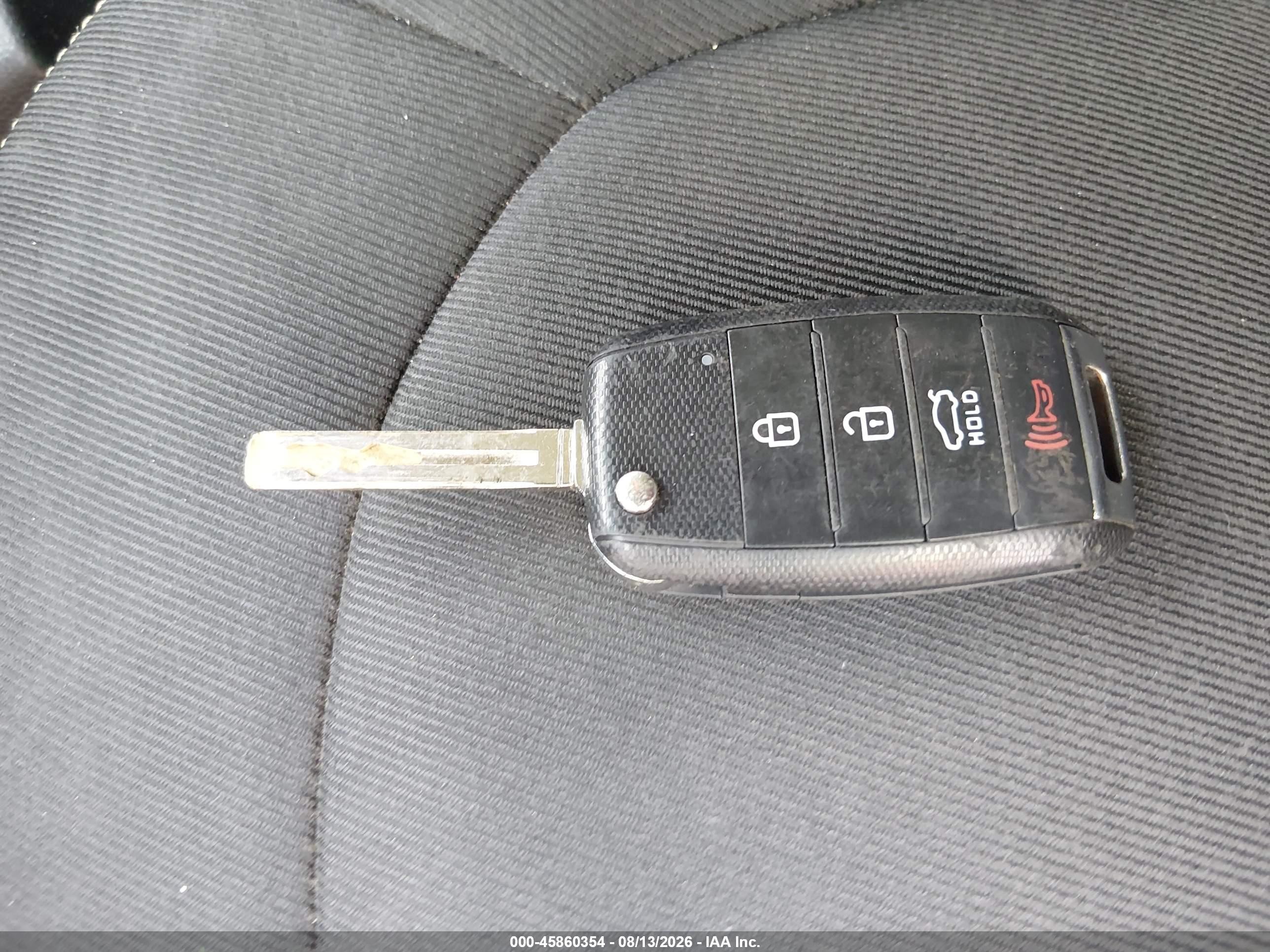 2014 Kia Soul + White vin: KNDJP3A53E7019796