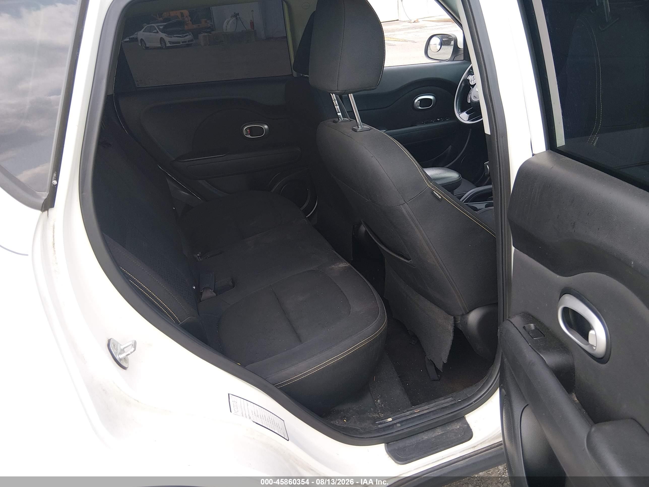 2014 Kia Soul + White vin: KNDJP3A53E7019796