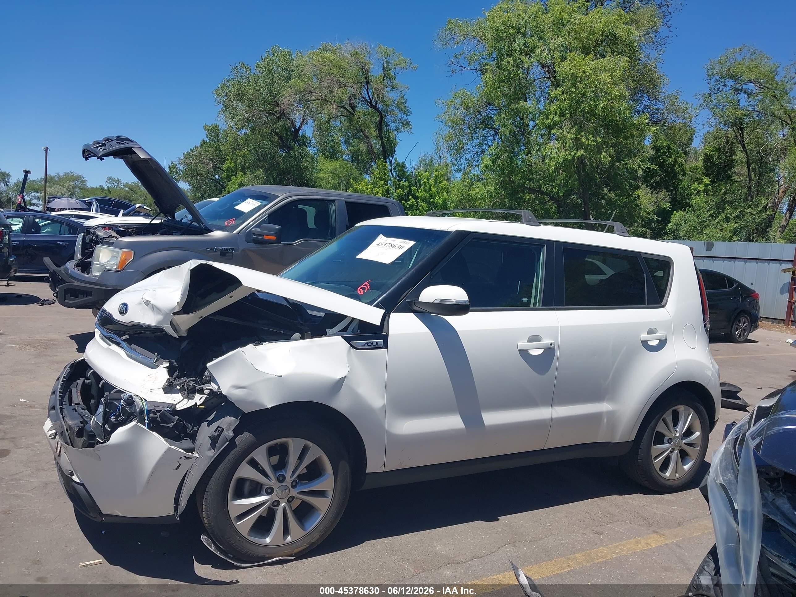 2014 Kia Soul + White vin: KNDJP3A53E7037635