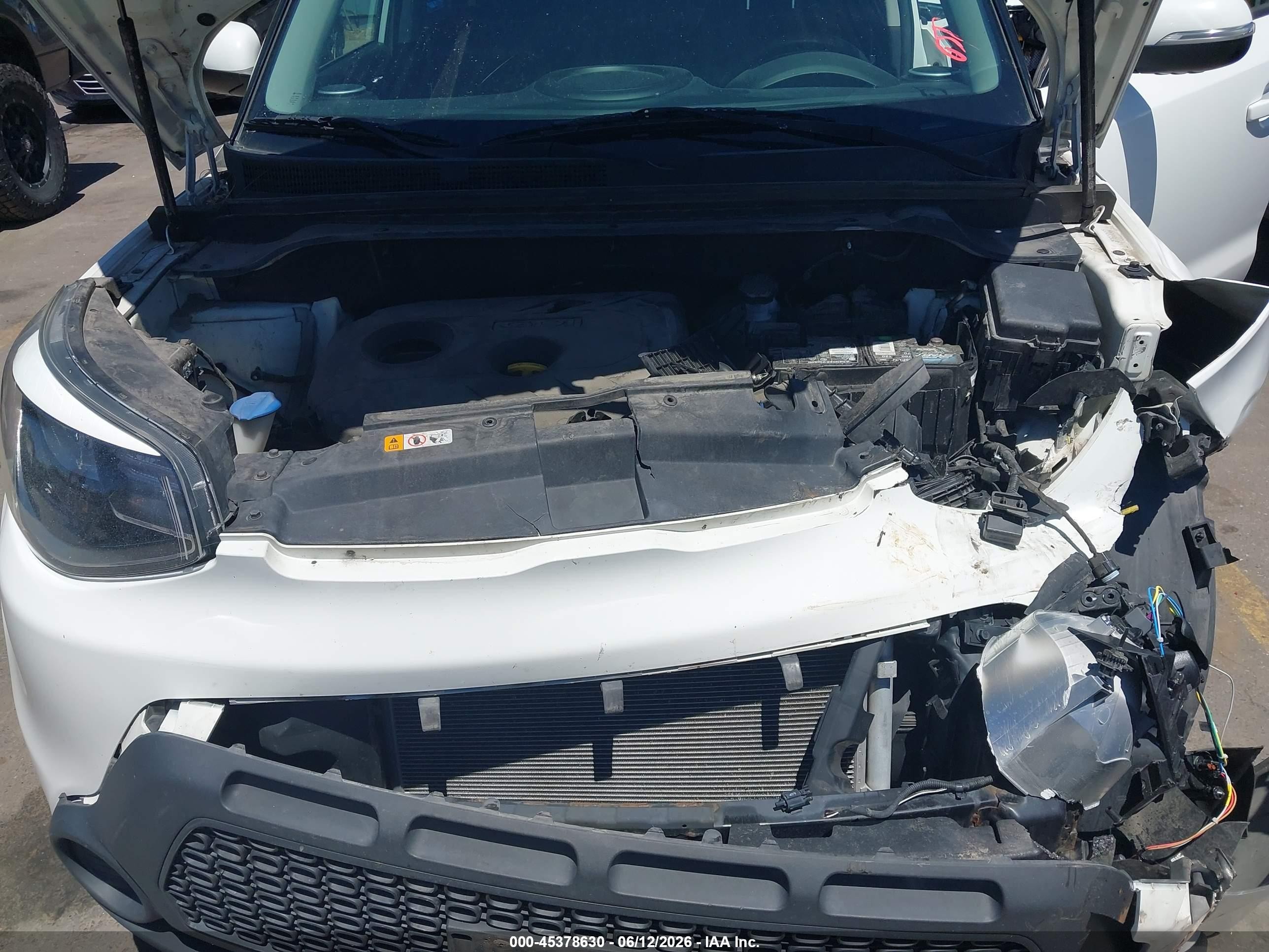 2014 Kia Soul + White vin: KNDJP3A53E7037635