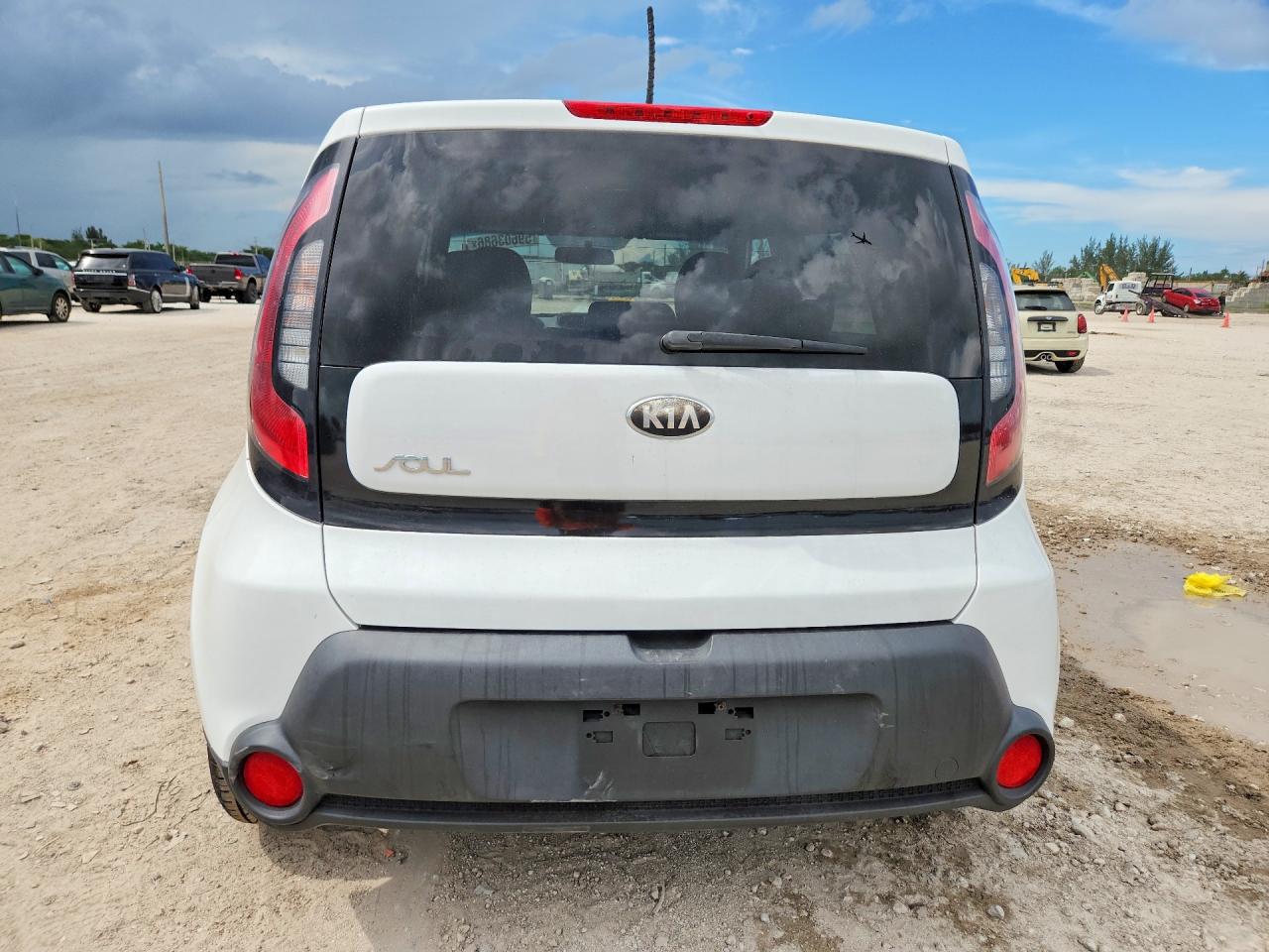 2014 Kia Soul + White vin: KNDJP3A53E7043418
