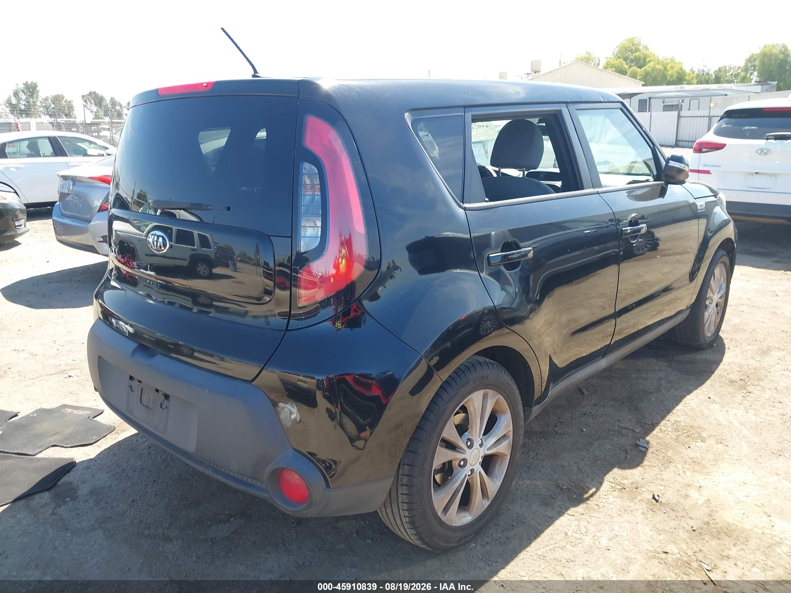 2014 Kia Soul + Black vin: KNDJP3A53E7716451