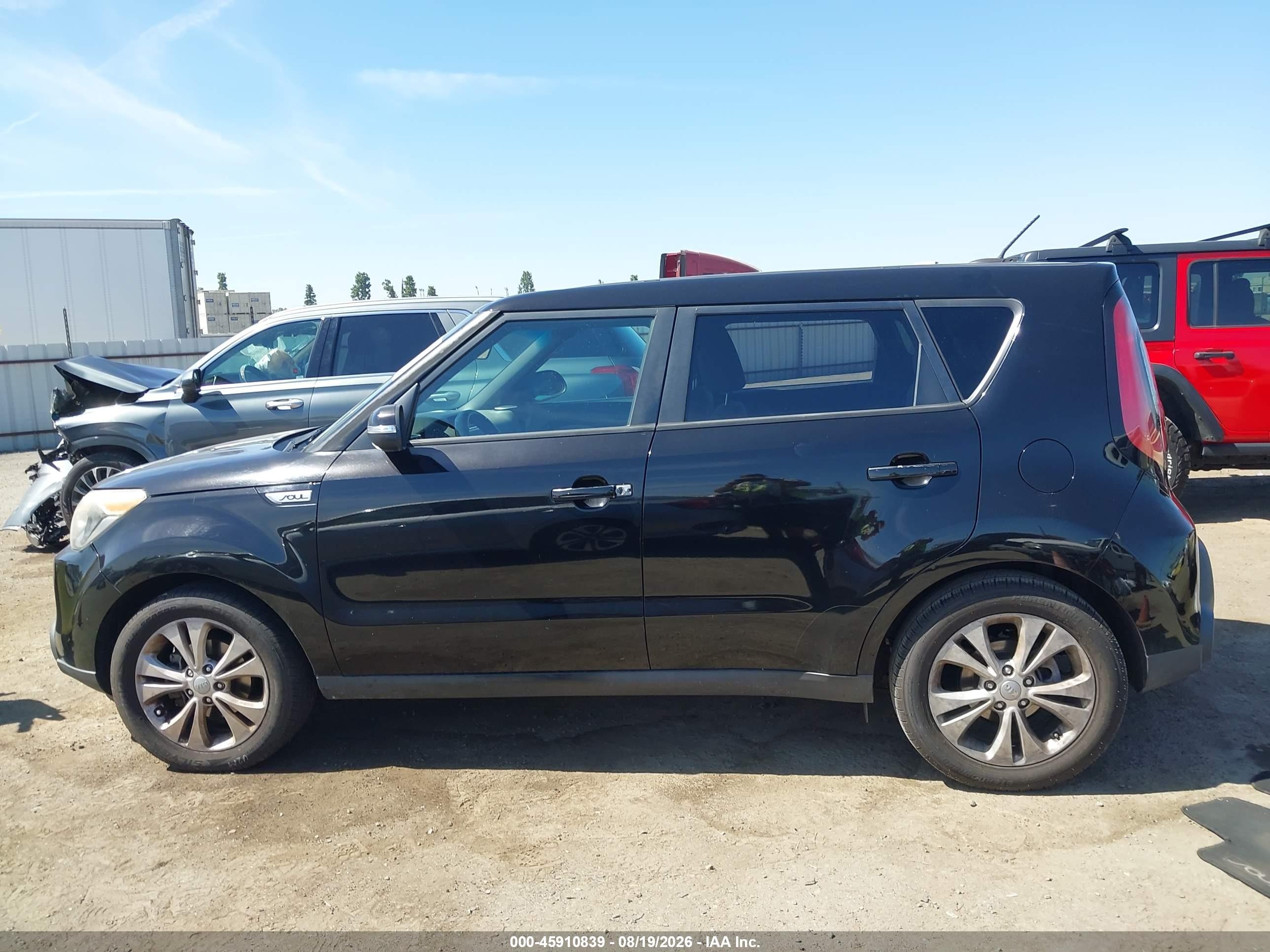 2014 Kia Soul + Black vin: KNDJP3A53E7716451