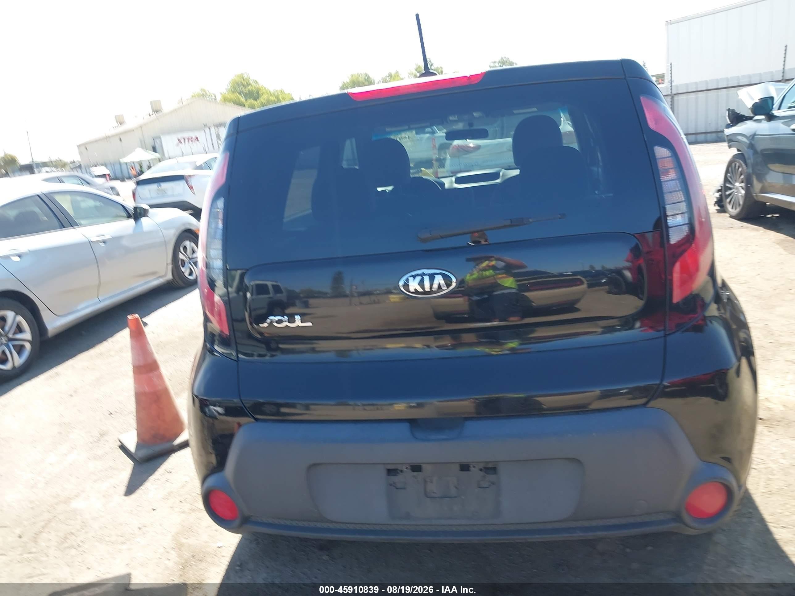 2014 Kia Soul + Black vin: KNDJP3A53E7716451