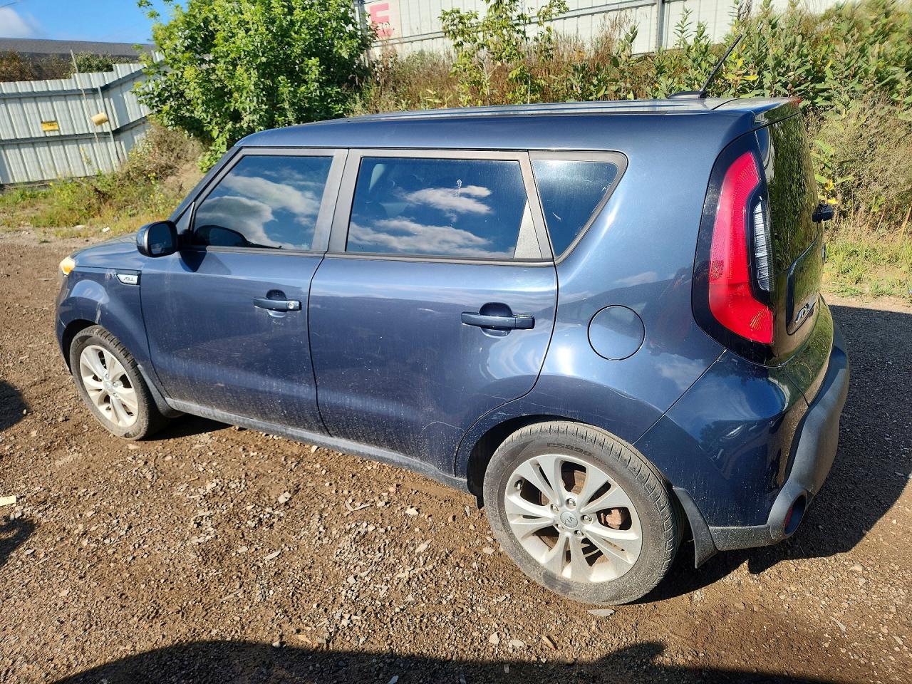 2015 Kia Soul + Blue vin: KNDJP3A53F7150759