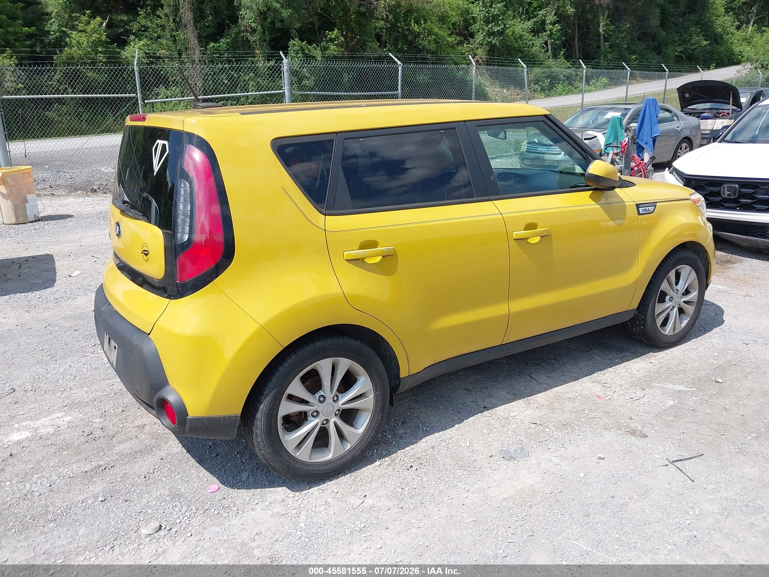 2015 Kia Soul + Yellow vin: KNDJP3A53F7165195