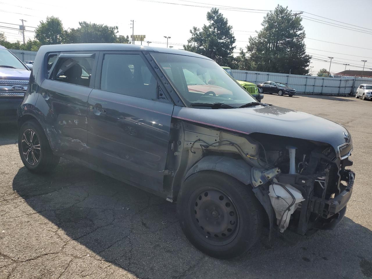 2015 Kia Soul + Blue vin: KNDJP3A53F7182580