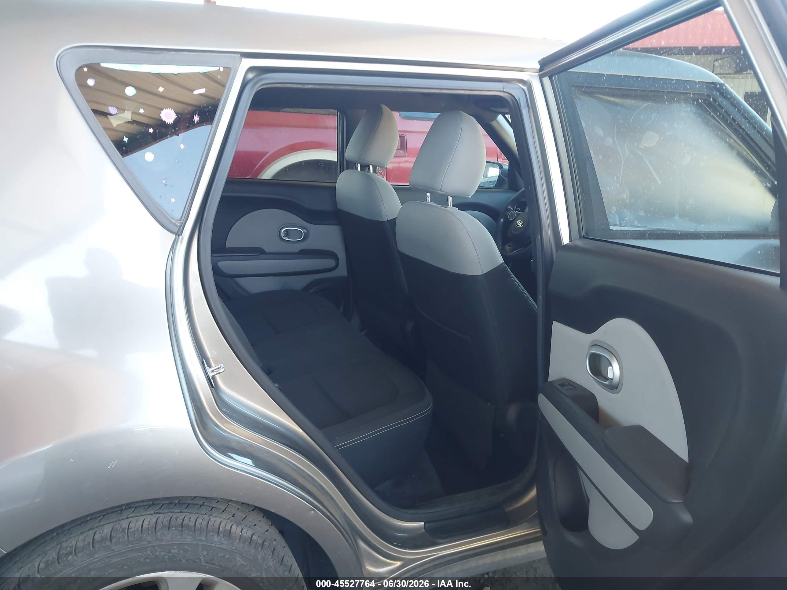 2015 Kia Soul + Gray vin: KNDJP3A53F7184572