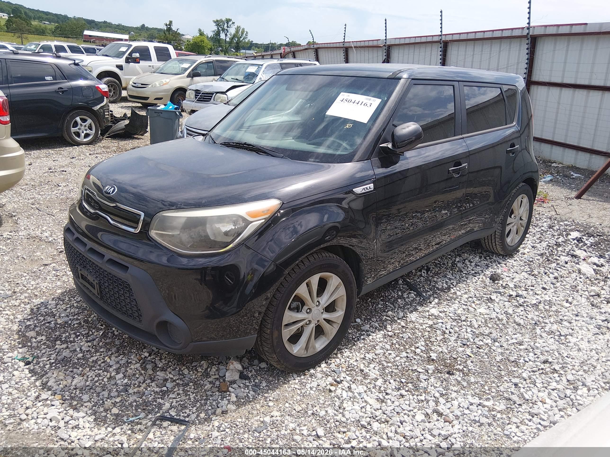 2015 Kia Soul + Black vin: KNDJP3A53F7201614