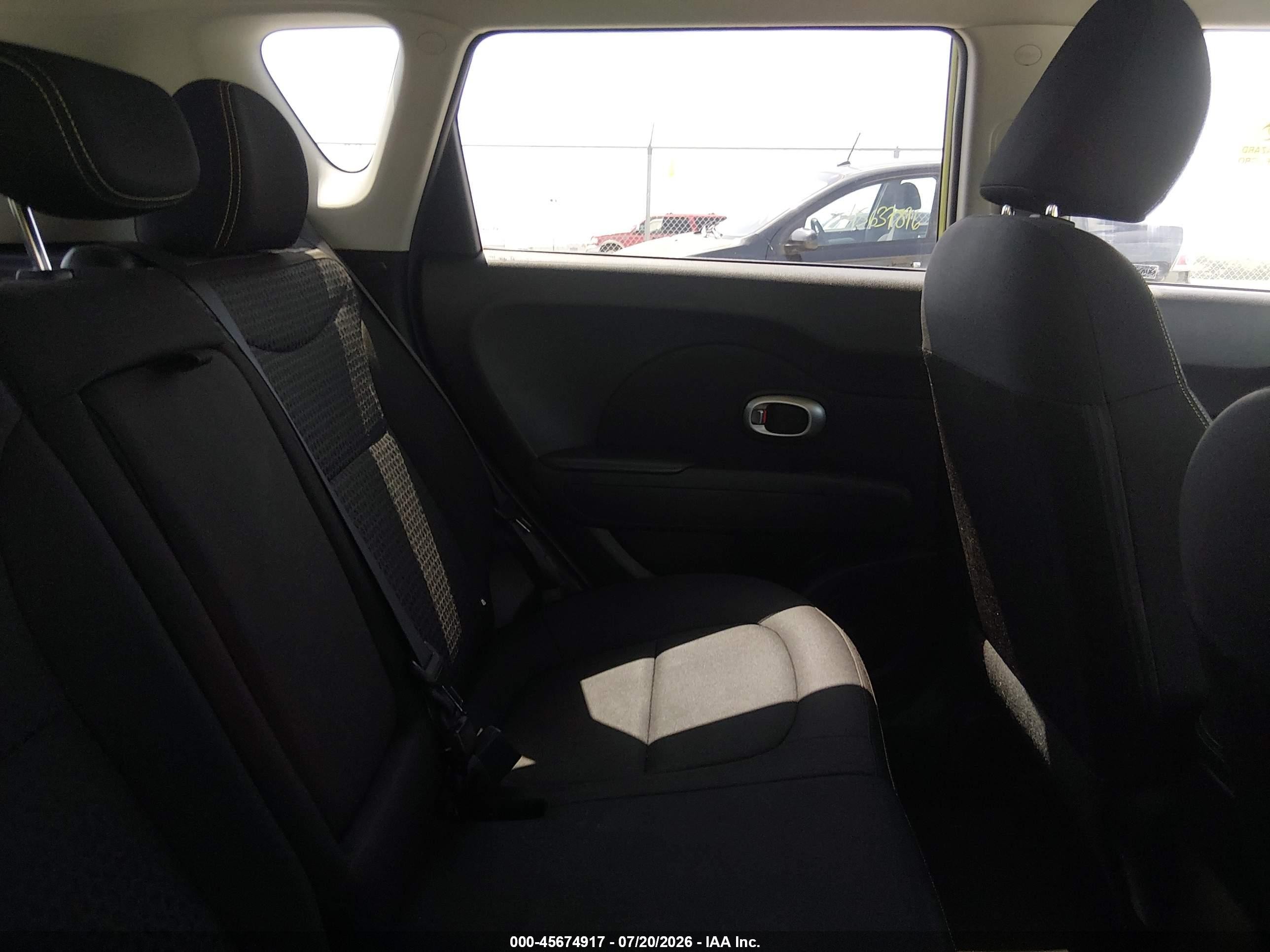 2015 Kia Soul + Green vin: KNDJP3A53F7758197
