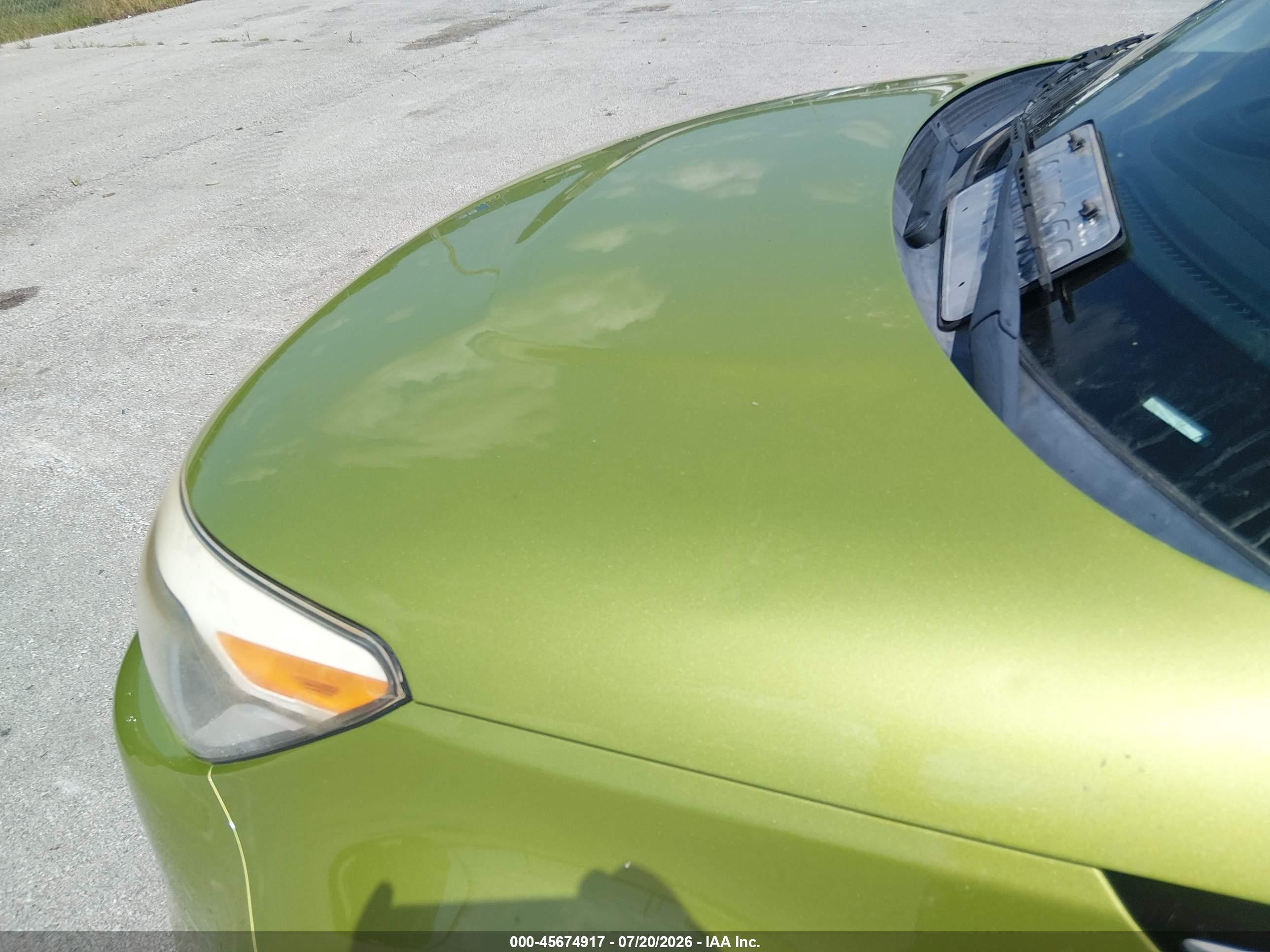 2015 Kia Soul + Green vin: KNDJP3A53F7758197