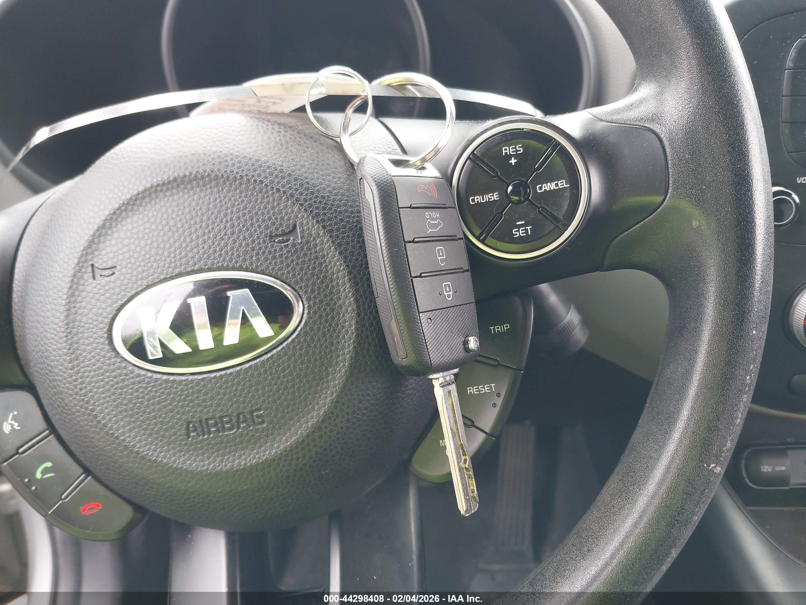 2015 Kia Soul + Серебряный vin: KNDJP3A53F7781852