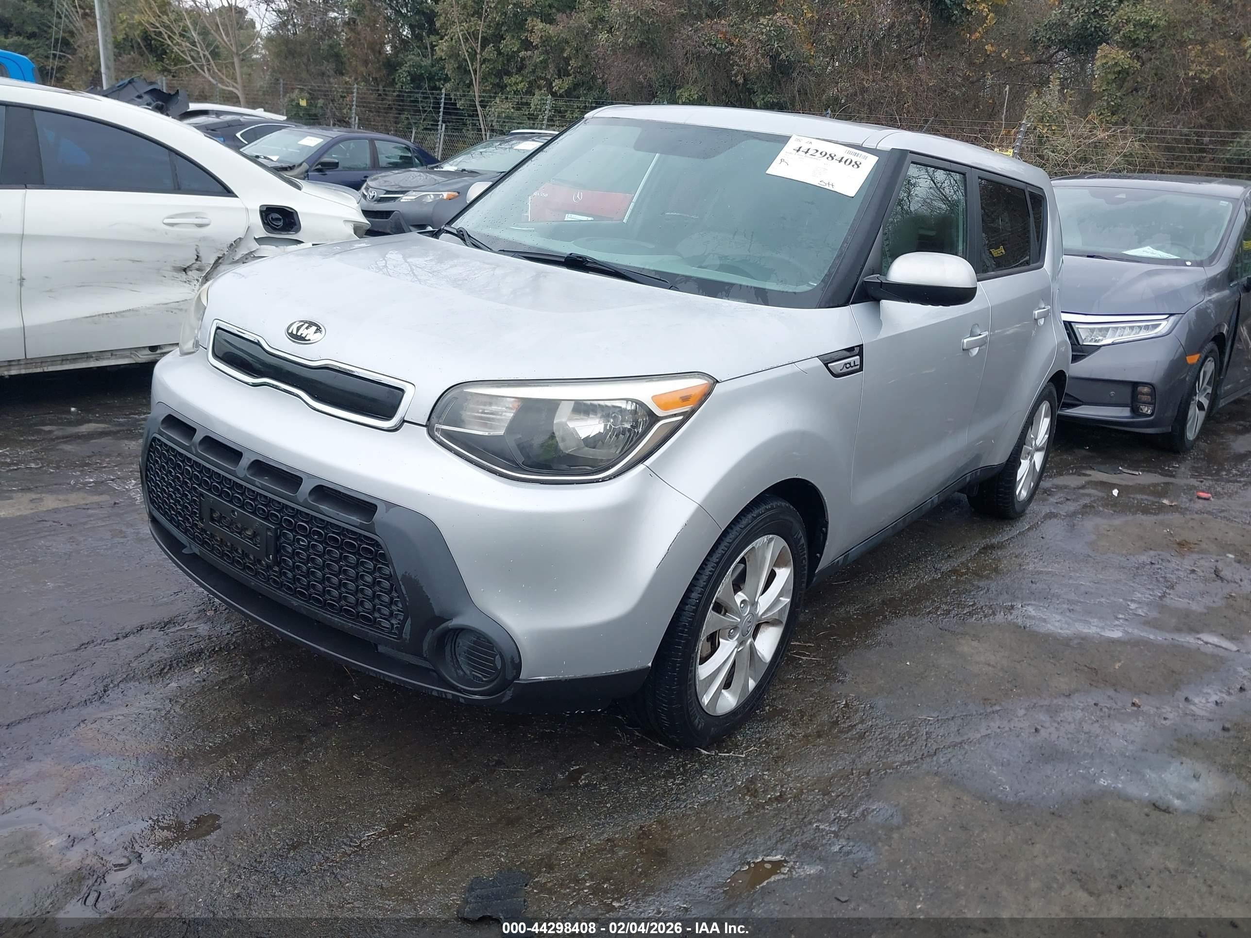 2015 Kia Soul + Серебряный vin: KNDJP3A53F7781852