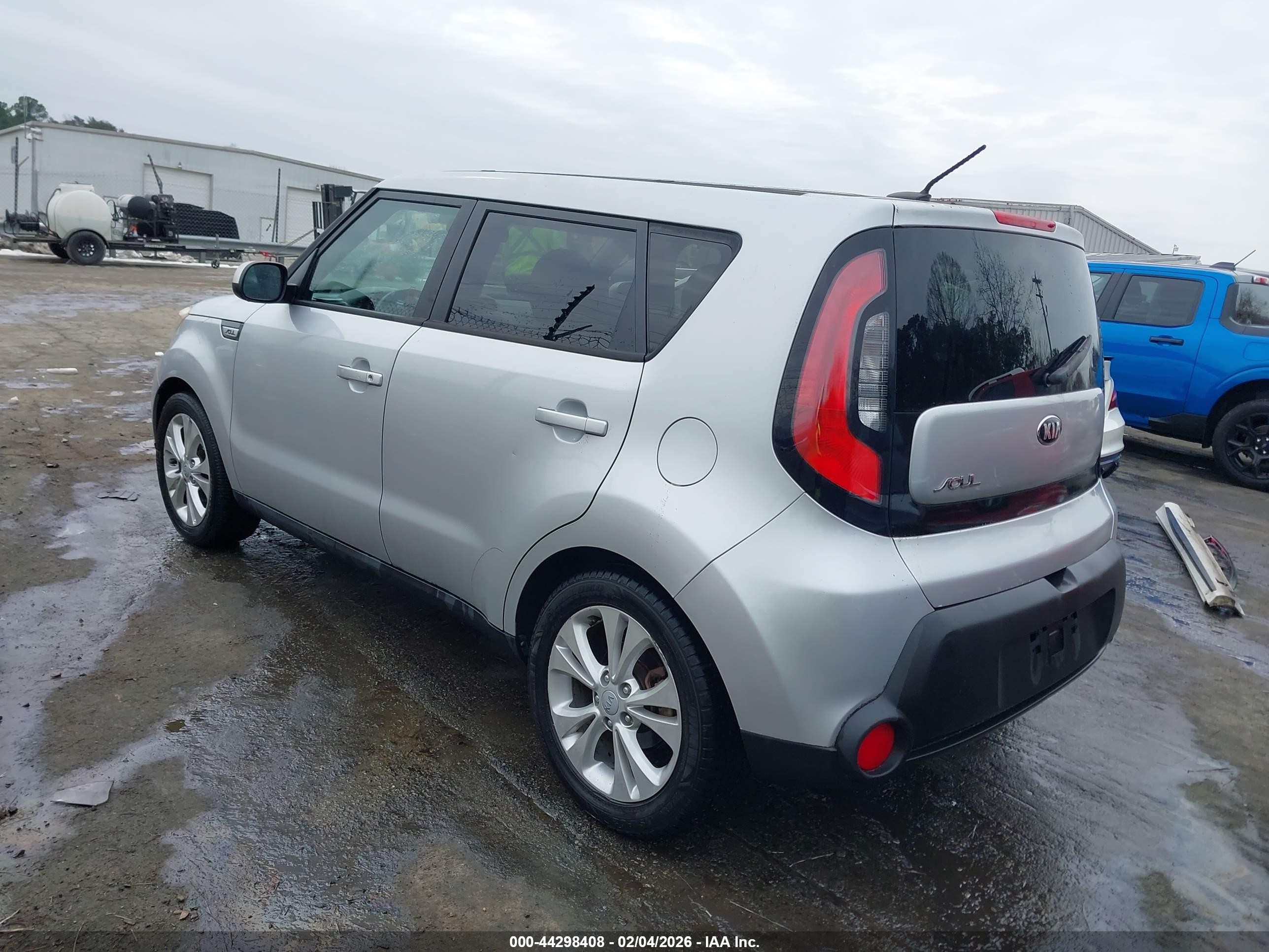 2015 Kia Soul + Серебряный vin: KNDJP3A53F7781852