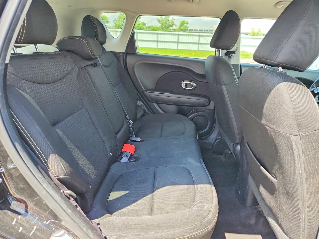 2015 Kia Soul + Black vin: KNDJP3A53F7787652