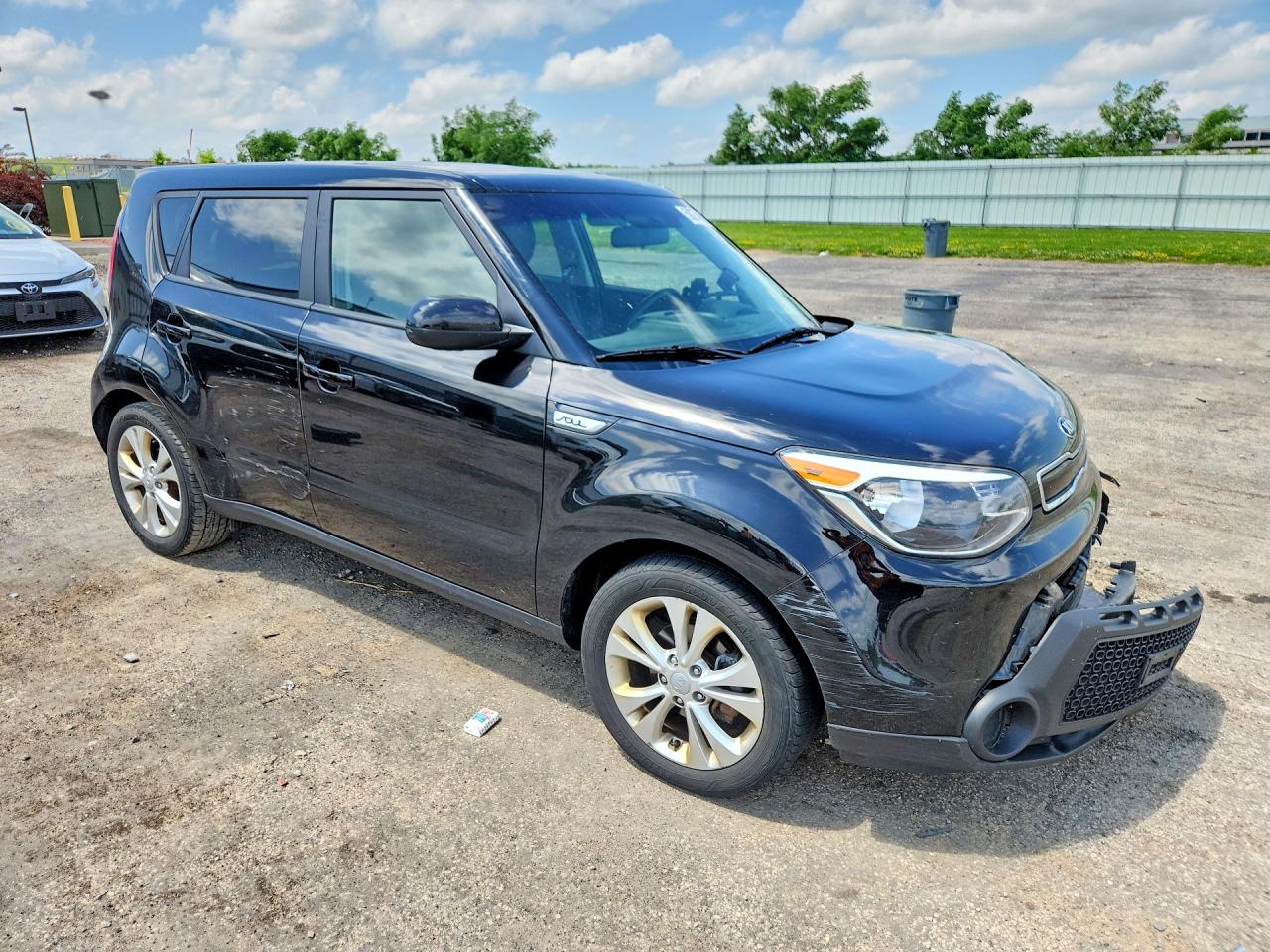 2015 Kia Soul + Black vin: KNDJP3A53F7787652