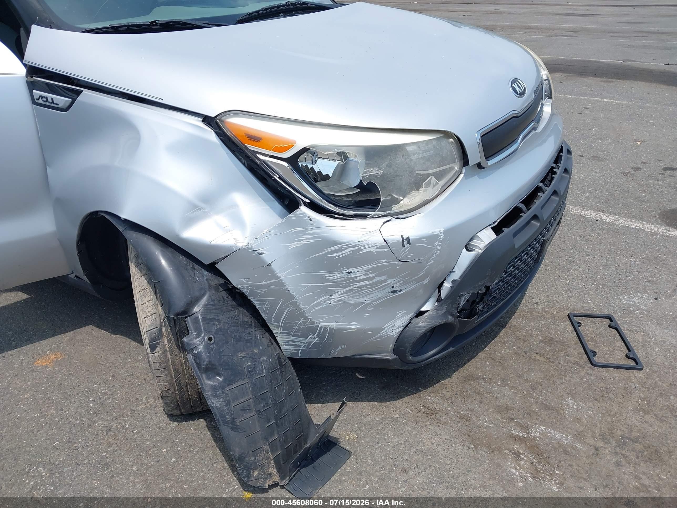 2015 Kia Soul + White vin: KNDJP3A53F7791605