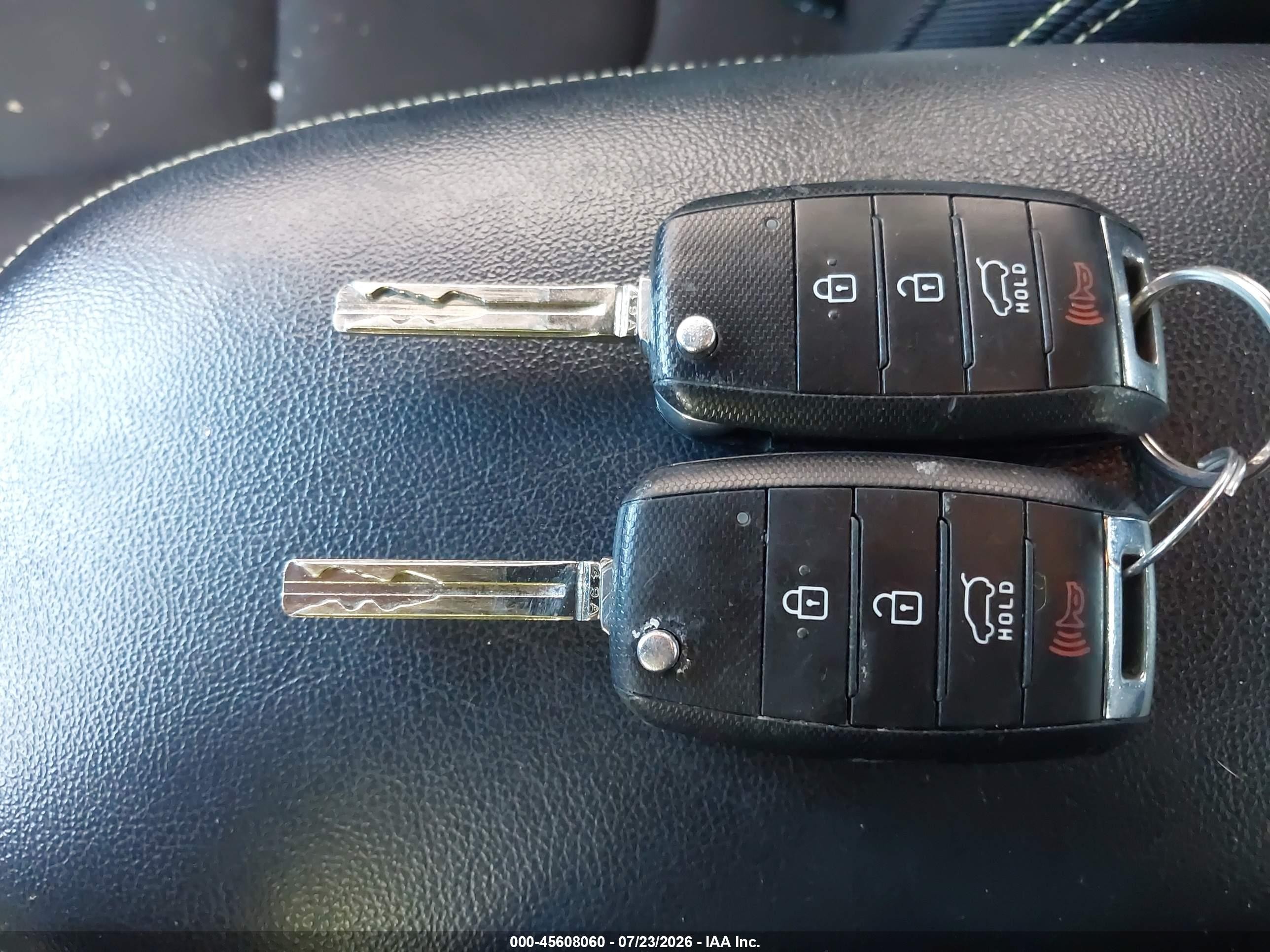 2015 Kia Soul + White vin: KNDJP3A53F7791605