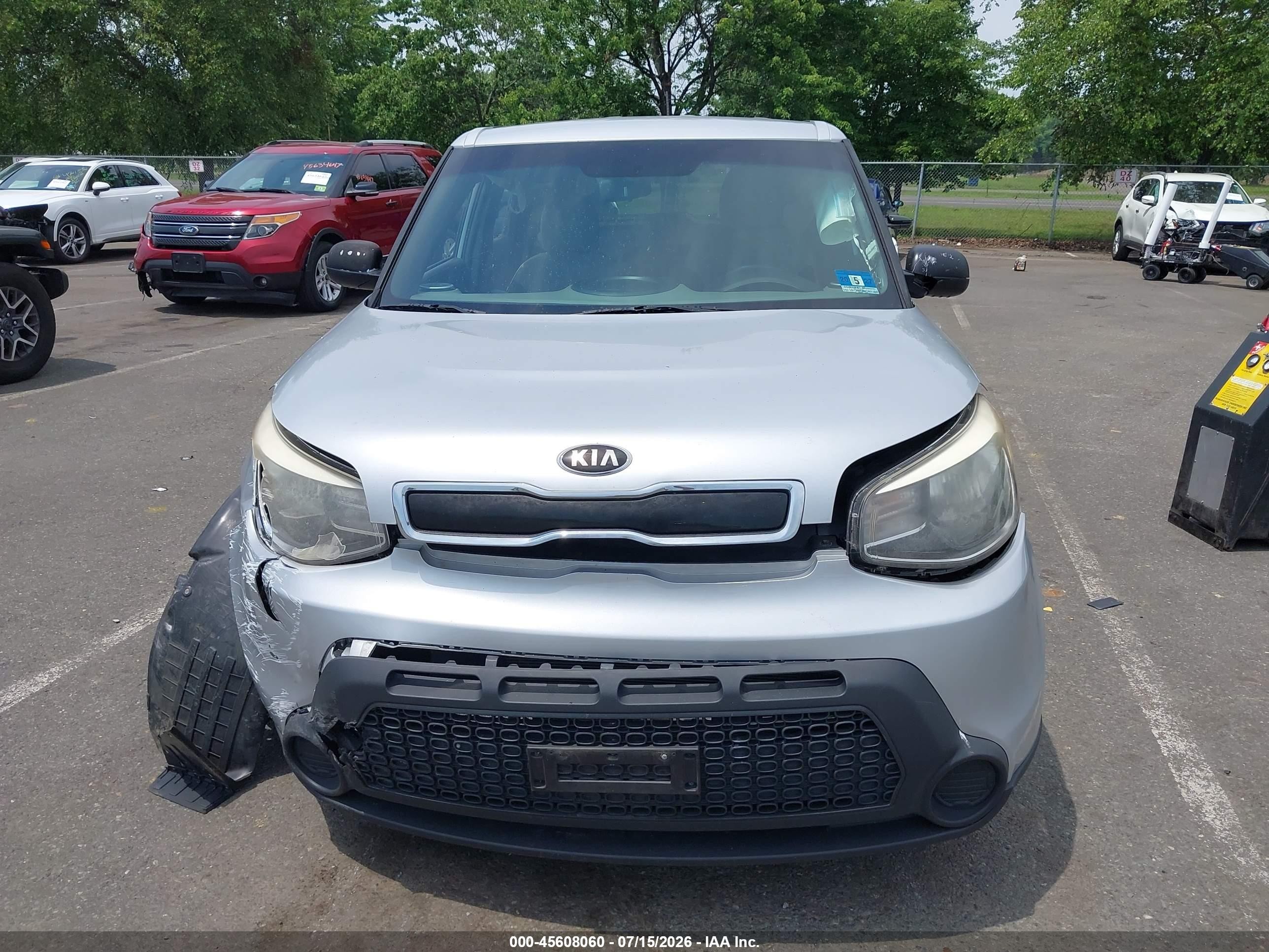 2015 Kia Soul + White vin: KNDJP3A53F7791605