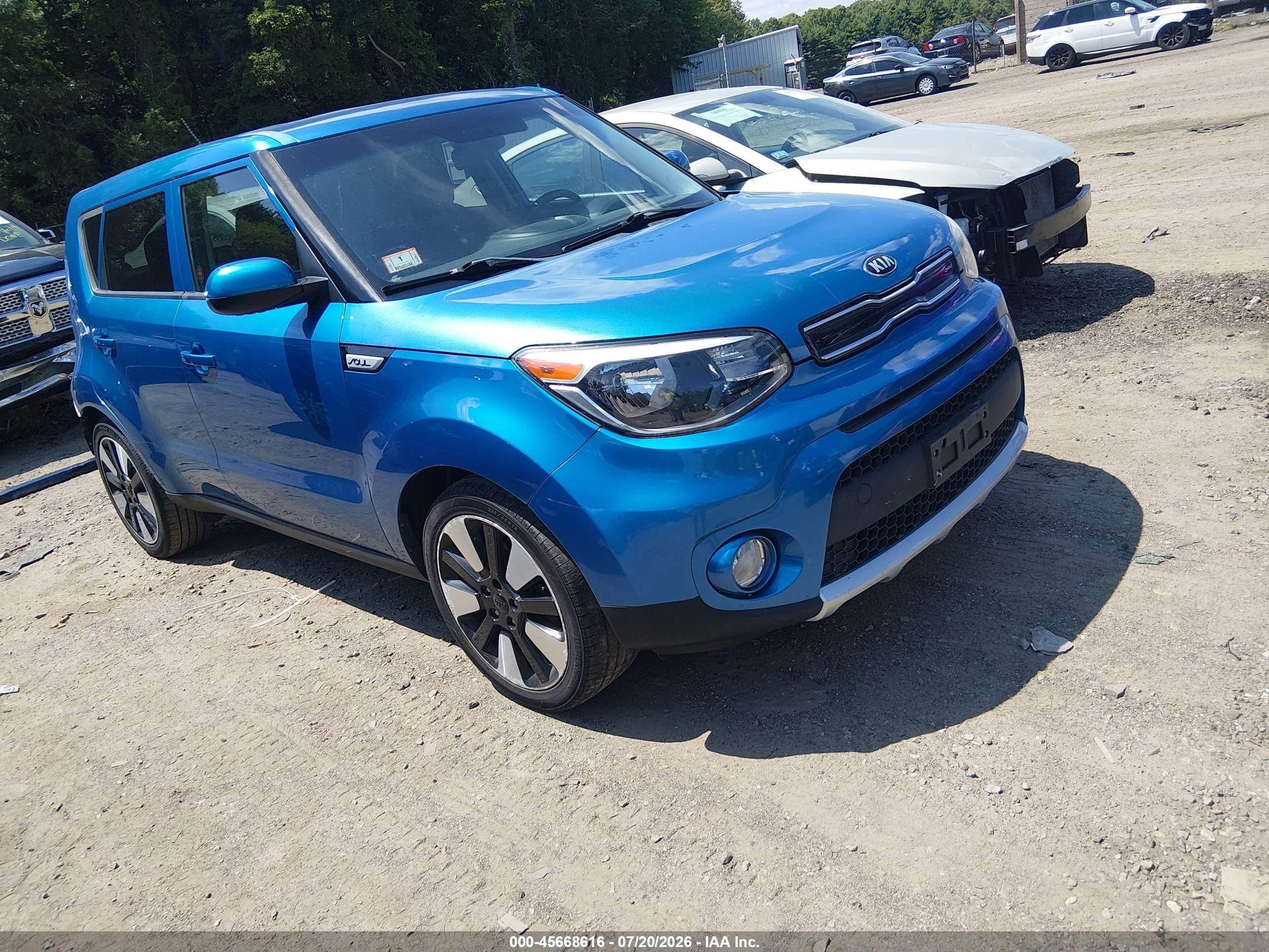 2017 Kia Soul + Blue vin: KNDJP3A53H7489072