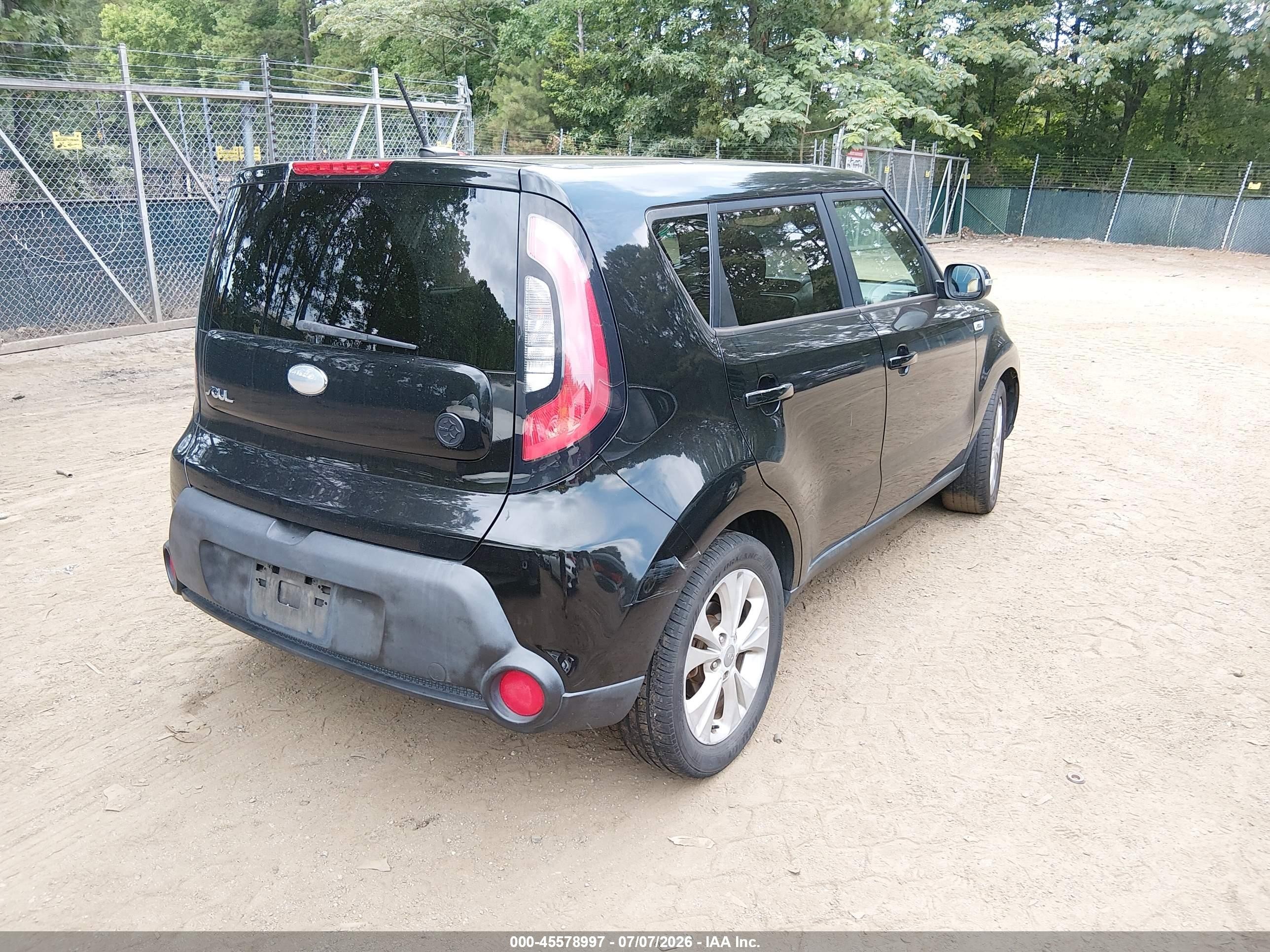 2014 Kia Soul + Black vin: KNDJP3A54E7058090