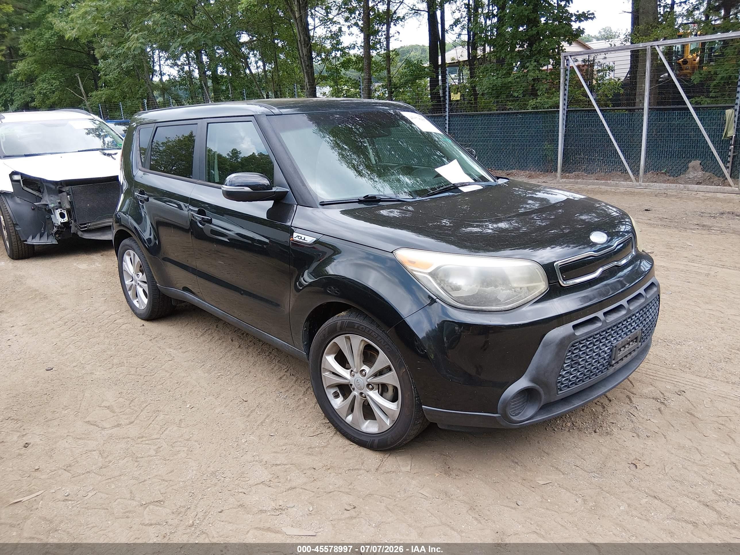 2014 Kia Soul + Black vin: KNDJP3A54E7058090