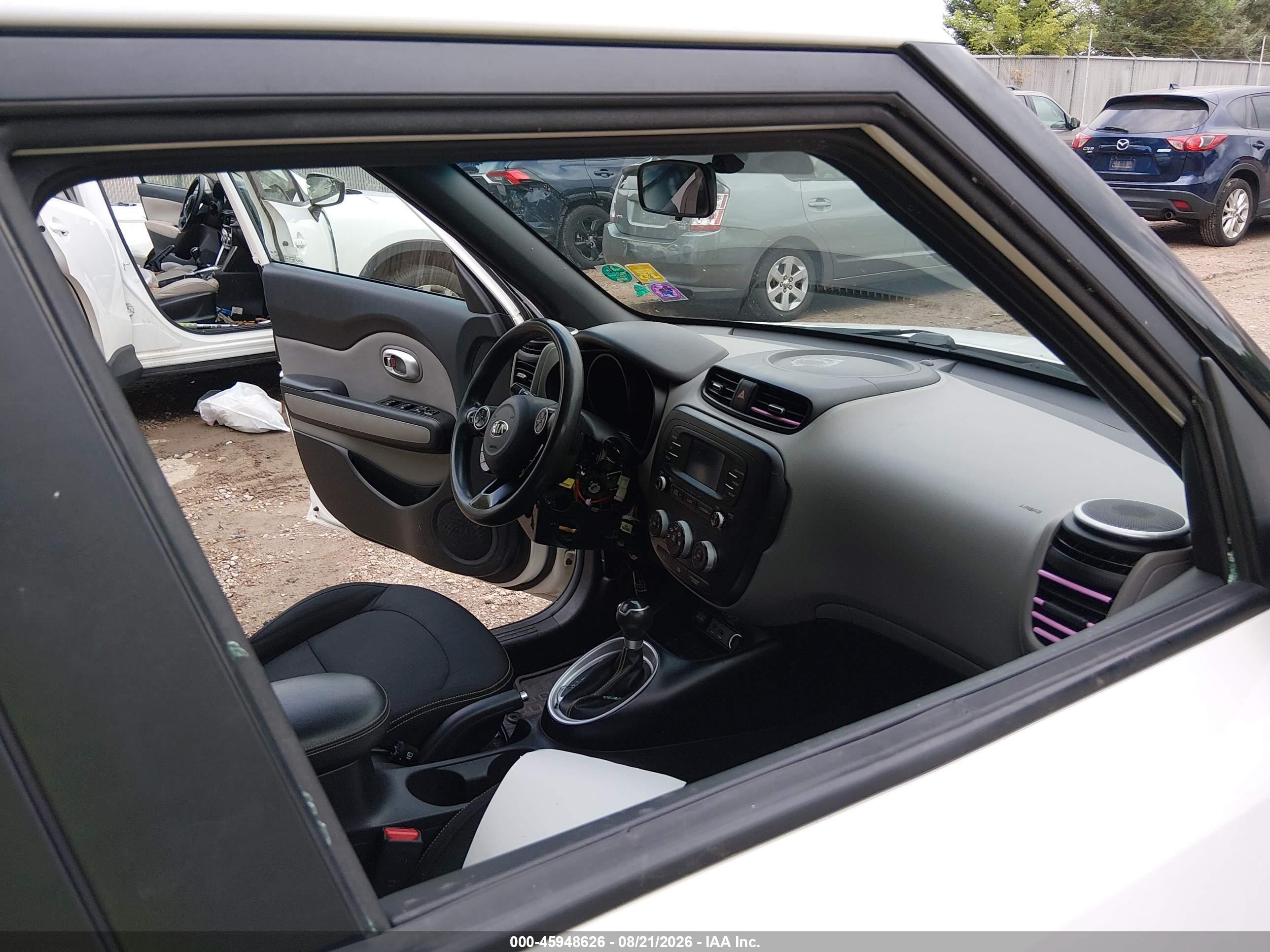 2015 Kia Soul + White vin: KNDJP3A54F7142251