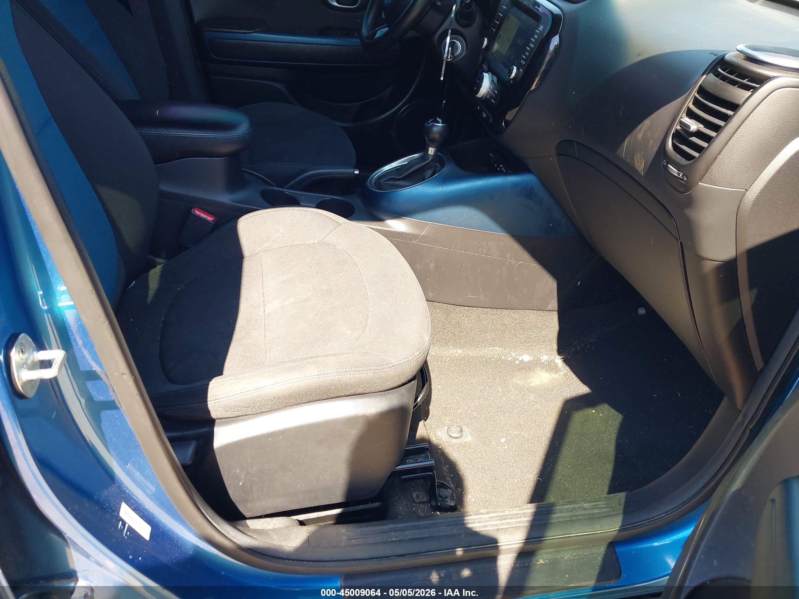 2015 Kia Soul + Blue vin: KNDJP3A54F7160135