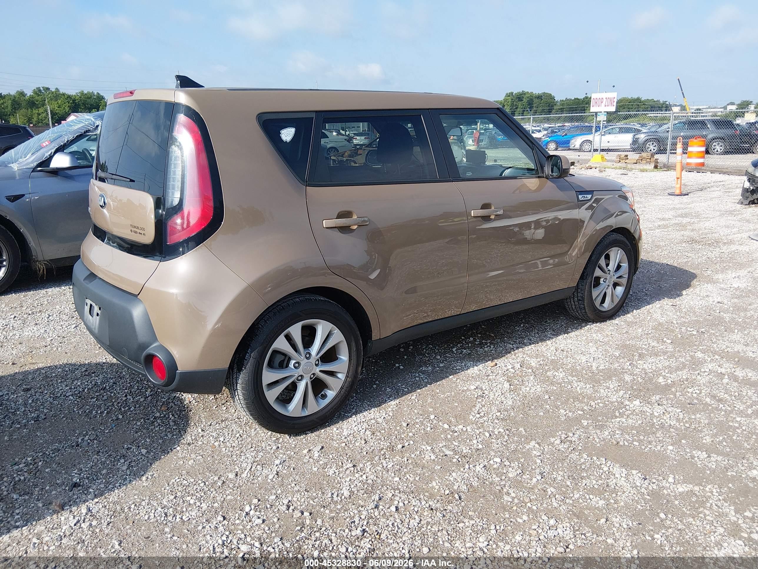 2015 Kia Soul + Brown vin: KNDJP3A54F7166064