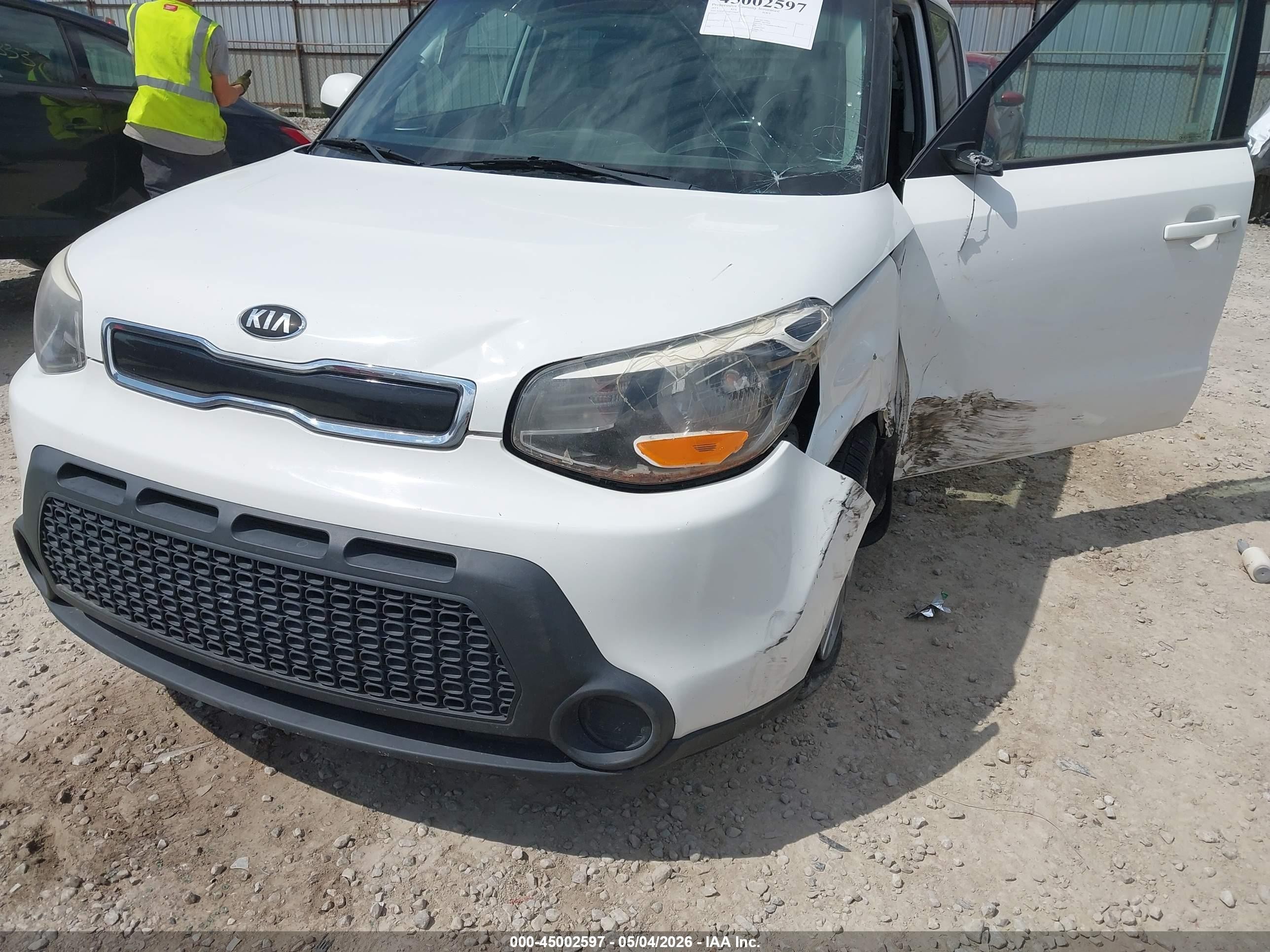 2015 Kia Soul + White vin: KNDJP3A54F7190087