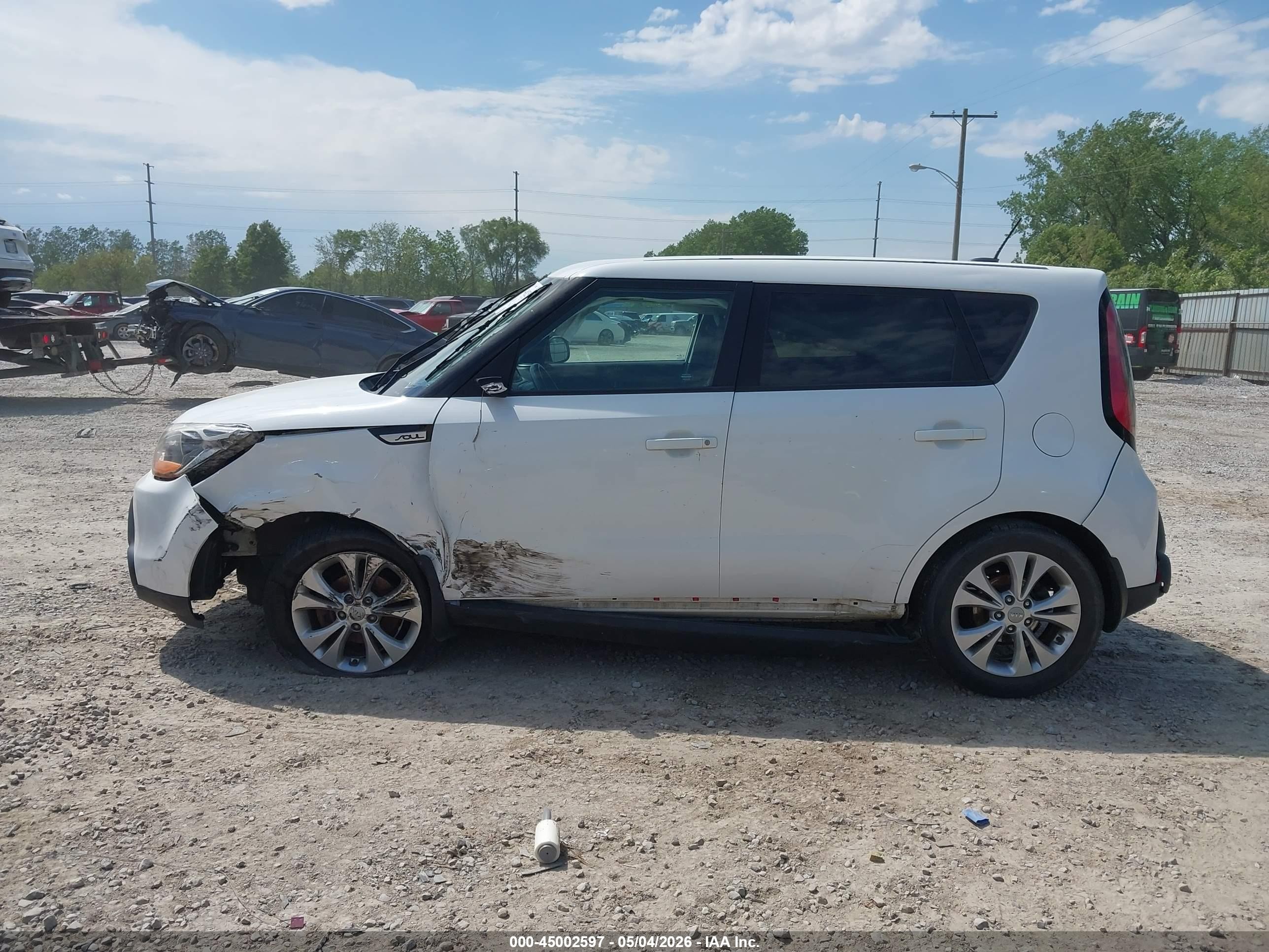 2015 Kia Soul + White vin: KNDJP3A54F7190087