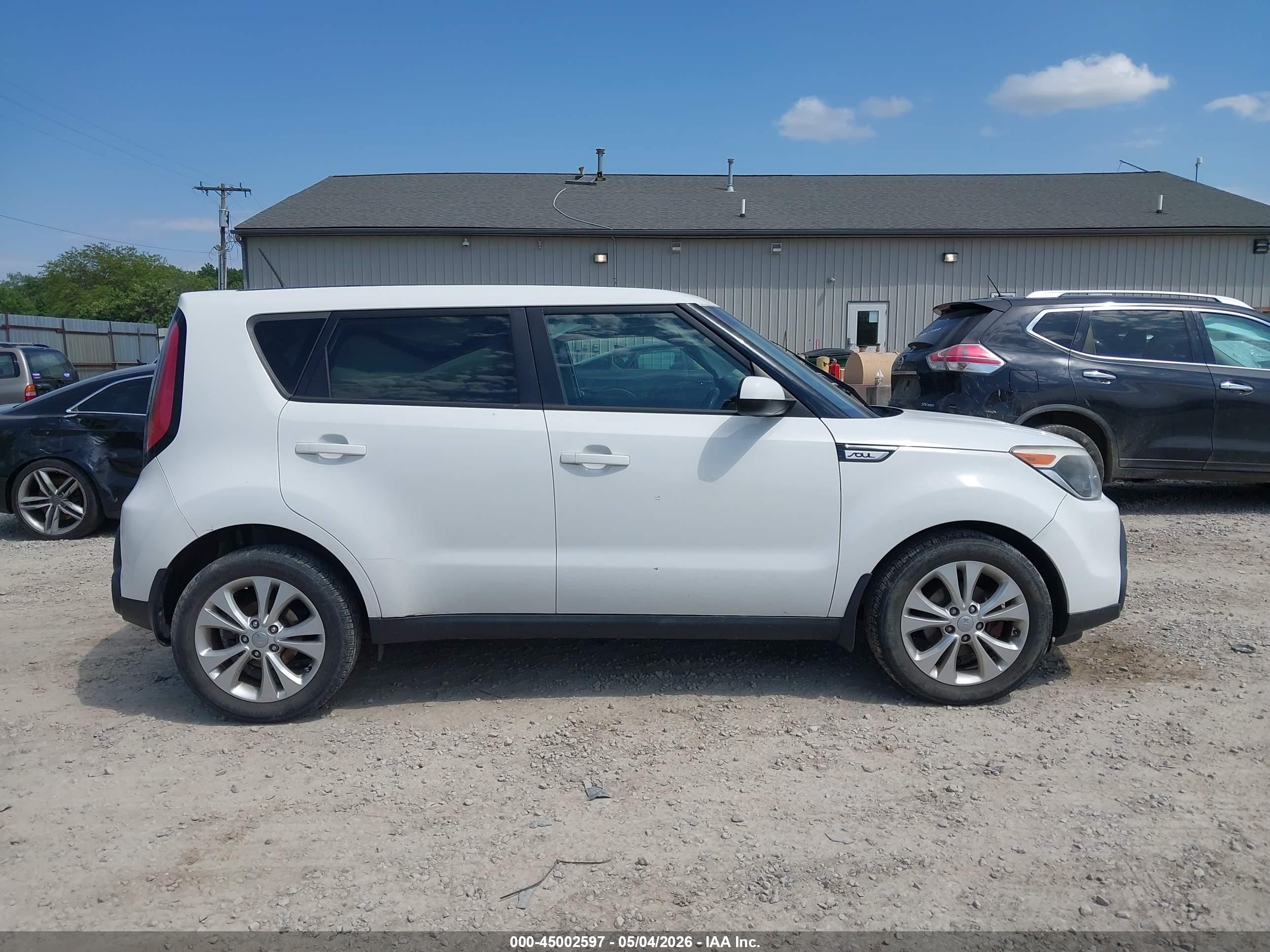 2015 Kia Soul + White vin: KNDJP3A54F7190087
