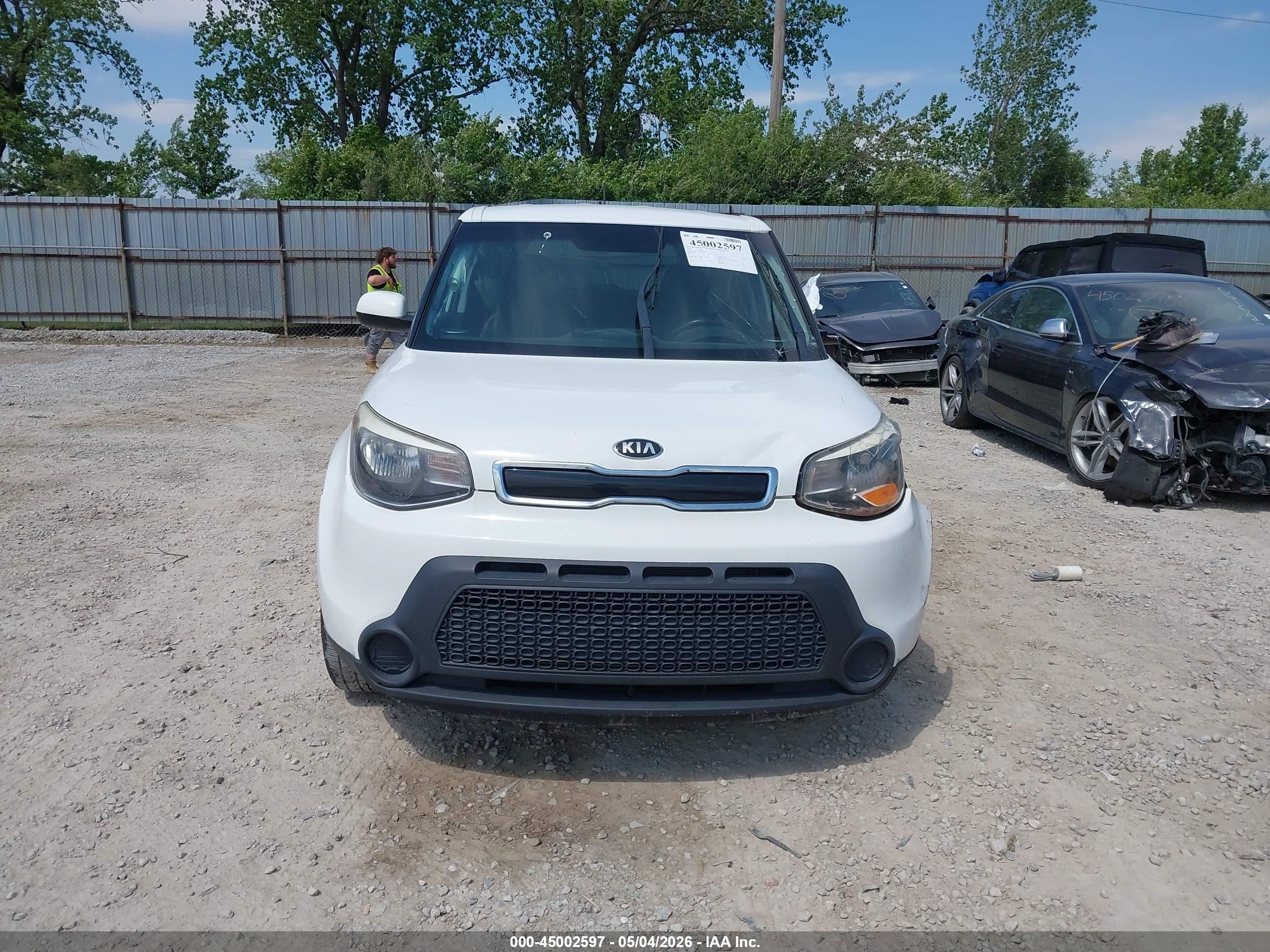 2015 Kia Soul + White vin: KNDJP3A54F7190087